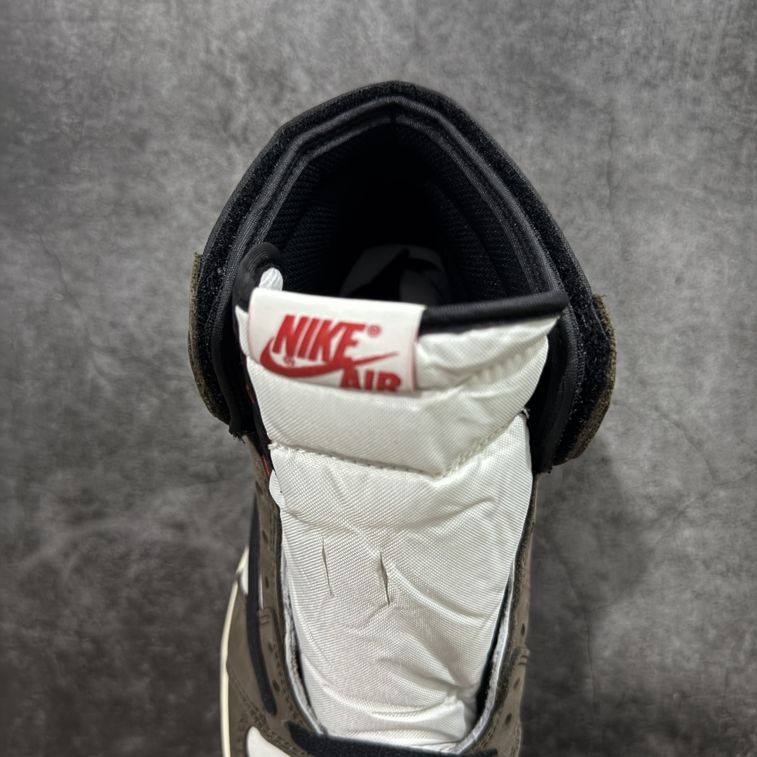 图片[8]-【原厂版】Air Jordan 1 x Travis Scott AJ1 x TS联名黑棕倒钩高帮CD4487-100 全新升级品质 细节完美对比原版无可挑剔 原厂皮料 实物无色差带绒感 细节多次校对 针车效果同步原鞋 刺绣拉到原厂定做 原楦原纸板开发 后跟弧度收口自然不对折 极致一眼正品既视感 进口玻璃冲刀皮料裁剪零毛边 鞋面高清洁度 QC检验标准 控制溢胶 鞋盒、防尘纸 配件鞋带 均采购来自原厂 尺码：40-47.5-选品中心