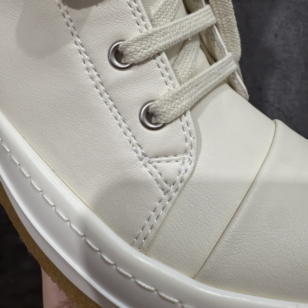 图片[4]-【莞产G版】Rick Owens Edfu 瑞克·欧文斯高帮皮面时尚运动板鞋 白生胶高帮皮面高帮 二级市场已经7K以上 平台客户随意卖四位数 RO广东原厂出品 纯原天花板 原版一比一复刻 冲正绝不翻车 还原度达到百分之98以上 原楦开发纸版版型 ZP拆解原版1：1复模裁片纸版 力求做到0错位 这样才能达到和zp一致的鞋型味道 采用进口cnc数控机床开发对版独家tpu奶香大底 区别于市场所有版本 zp同源全头层粒面小牛皮 达到和zp一致手感 原厂进口细纹布 万邦订购原厂高弹粉红色海绵 内里搭配软质细腻羊皮 TPU高密度大底 软硬度透光度高已经测试和原版一致 尺码：36 37 38 39 40 41 42 43 44 45 46-选品中心