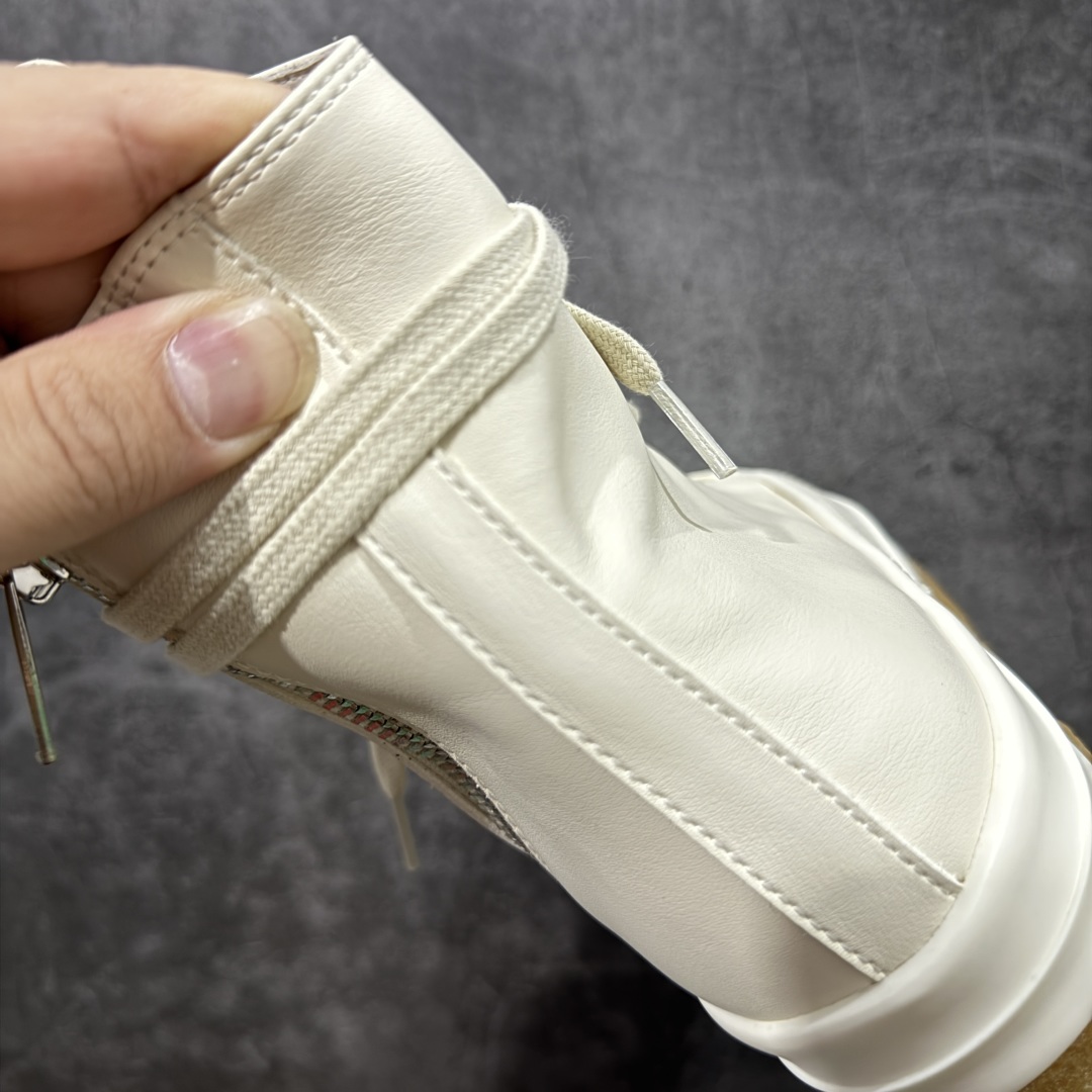 图片[2]-【莞产G版】Rick Owens Edfu 瑞克·欧文斯高帮皮面时尚运动板鞋 白生胶高帮皮面高帮 二级市场已经7K以上 平台客户随意卖四位数 RO广东原厂出品 纯原天花板 原版一比一复刻 冲正绝不翻车 还原度达到百分之98以上 原楦开发纸版版型 ZP拆解原版1：1复模裁片纸版 力求做到0错位 这样才能达到和zp一致的鞋型味道 采用进口cnc数控机床开发对版独家tpu奶香大底 区别于市场所有版本 zp同源全头层粒面小牛皮 达到和zp一致手感 原厂进口细纹布 万邦订购原厂高弹粉红色海绵 内里搭配软质细腻羊皮 TPU高密度大底 软硬度透光度高已经测试和原版一致 尺码：36 37 38 39 40 41 42 43 44 45 46-选品中心