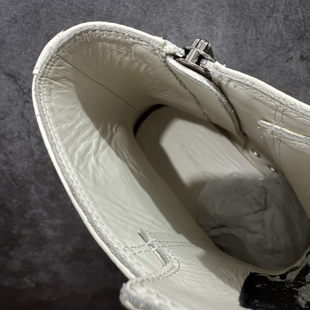 图片[8]-【莞产G版】Rick Owens Edfu 瑞克·欧文斯高帮皮面时尚运动板鞋 白生胶高帮皮面高帮 二级市场已经7K以上 平台客户随意卖四位数 RO广东原厂出品 纯原天花板 原版一比一复刻 冲正绝不翻车 还原度达到百分之98以上 原楦开发纸版版型 ZP拆解原版1：1复模裁片纸版 力求做到0错位 这样才能达到和zp一致的鞋型味道 采用进口cnc数控机床开发对版独家tpu奶香大底 区别于市场所有版本 zp同源全头层粒面小牛皮 达到和zp一致手感 原厂进口细纹布 万邦订购原厂高弹粉红色海绵 内里搭配软质细腻羊皮 TPU高密度大底 软硬度透光度高已经测试和原版一致 尺码：36 37 38 39 40 41 42 43 44 45 46-选品中心