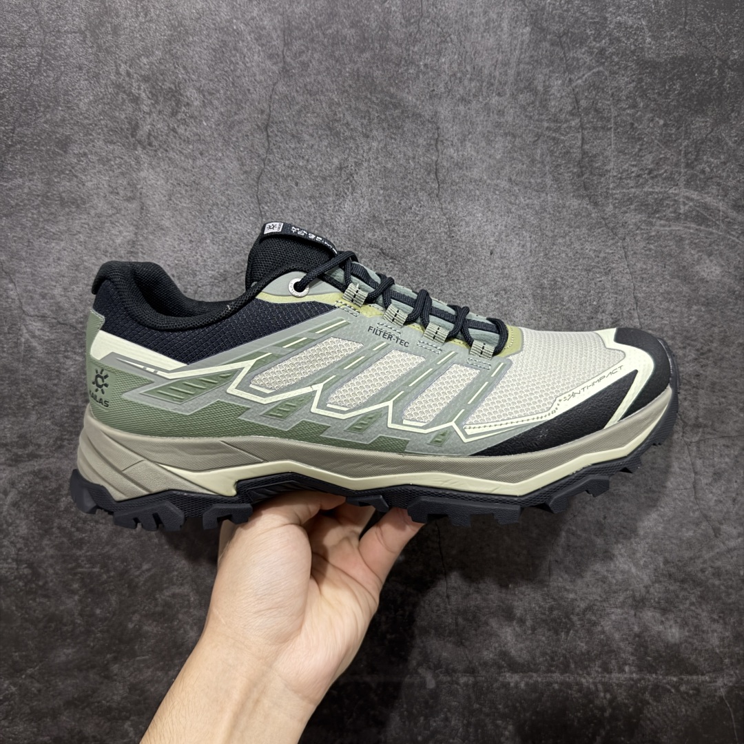 【GX纯原】凯乐石KAILAS 远征5 FLT 舒适简约经典登山 防滑耐磨防水 低帮 徒步鞋 市面唯一正确防泼水防水面料 正确防水内里布 真正做到内外防水 区别市场假防水 鞋面材质:运用耐磨防砂网布,能防止沙石进入鞋内,同时具备良好的透气性,可让脚部保持干爽。 \\t鞋底性能:搭载Vibram防滑耐磨大底,有出色的抓地力,仿鲨齿纹路设计,能应对各种复杂路面;鞋底还能提供良好的稳定性和支撑力,减少脚部疲劳。 \\t防水技术:采用FILTERTEC防水透气技术,防水指数高达8000mm H₂O,能有效防止雨水渗透,同时能保持脚面干爽。 \\t细节设计:鞋头采用橡胶防撞包边,保护脚趾免受伤害;鞋舌一体式设计,防止碎石泥沙进入;采用亚洲人脚型鞋楦设计,配合中腰包裹,提高舒适性。 适用场景:适合多日或单日轻装徒步,也可用于城市通勤,是一双兼顾户外与日常穿着的多功能鞋子。 尺码:40 41.5 42 42.5 43 44 44.5 45(女码第二轮出货)-选品中心