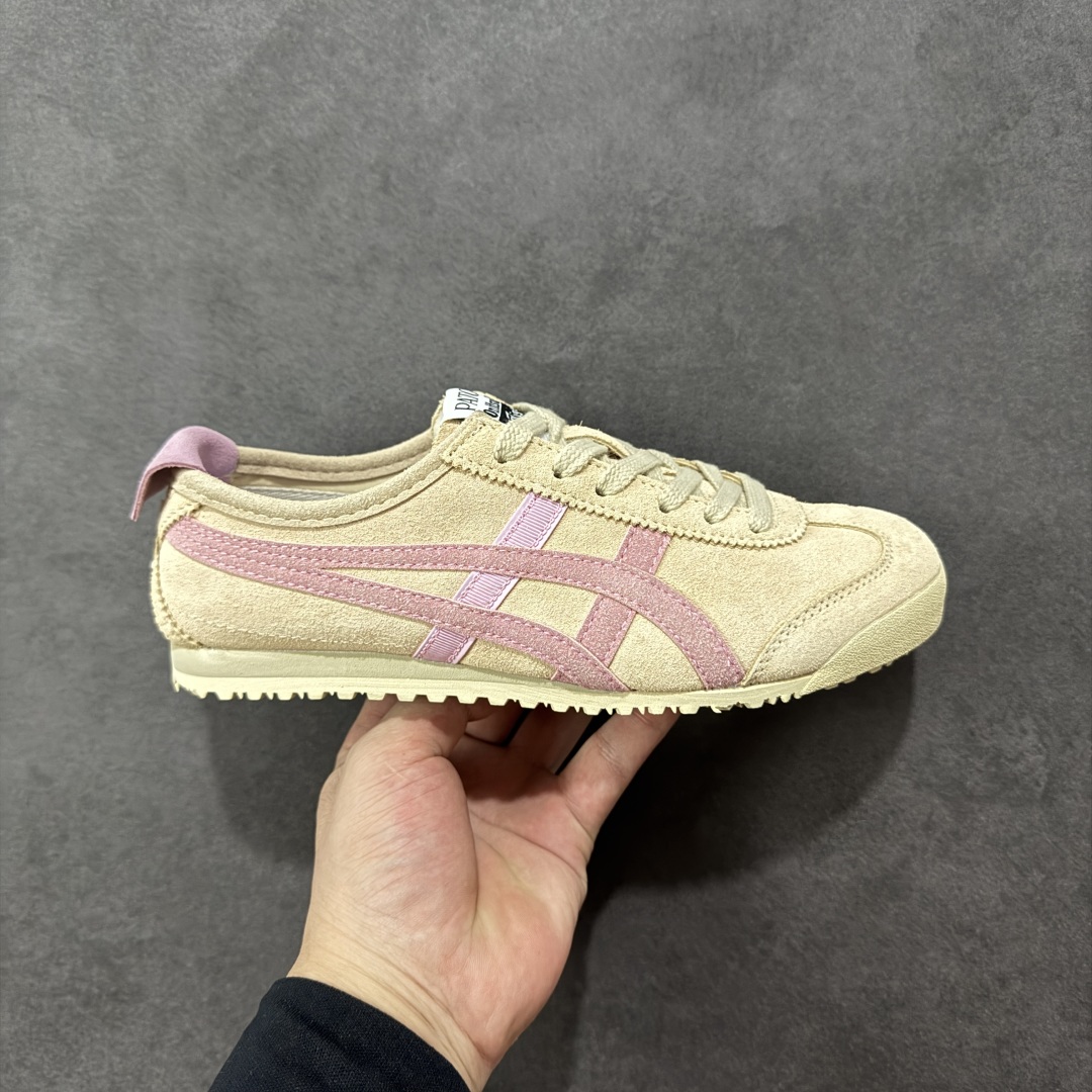 【头层性价比】Patou x Asics 鬼冢虎 Mexico 66 粉色 原装全套纸板楦头开发 原汁原味 完美呈现版型 私模正确鞋底咬花纹路 一比一鞋头弧度高度鞋身弧度 绝不口嗨 细节品控鞋型随意秒杀市面 原档咬花纹路私模大底 一个单元有六个三角形 总体形拼接呈现花瓣状 官方四联吊牌 原装Ortholite轻量化鞋垫 原盒原配 质保卡 说明书 钢印防尘纸 纸板中底带钢印 乳胶组合鞋垫 支持全方位的对比专柜 产品从款式颜色造型上体现出追求舒适和细节的完美 鞋类更是推崇手工制作的严谨与完美 融舒适性与可穿性的设计风格 注重细节的完美和别致魅力 既保持稳重 又不失轻松的时尚感 尺码:36 37 37.5 38 39 39.5 40 40.5 41.5 42 42.5 43.5 44 45-选品中心
