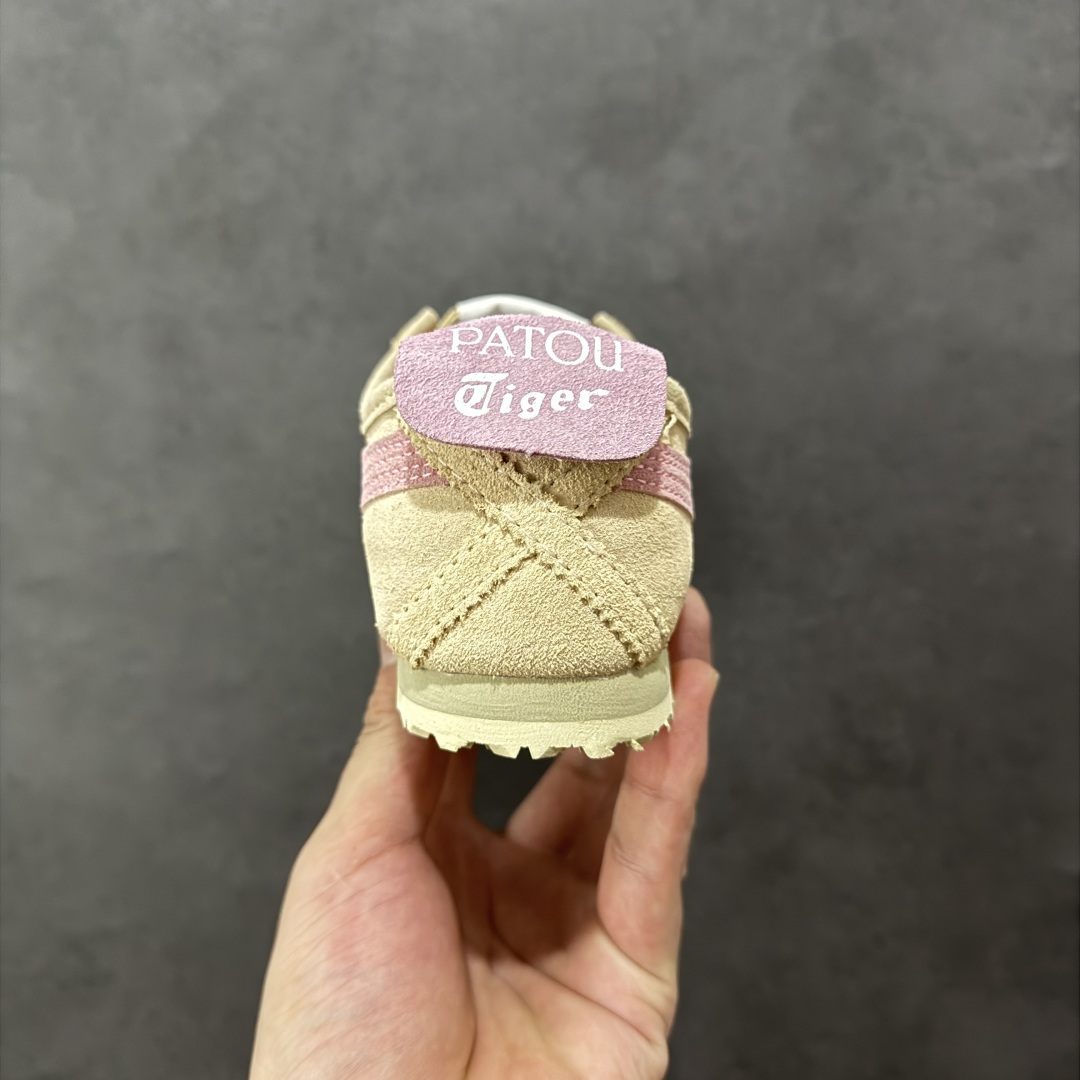 图片[4]-【头层性价比】Patou x Asics 鬼冢虎 Mexico 66 粉色 原装全套纸板楦头开发 原汁原味 完美呈现版型 私模正确鞋底咬花纹路 一比一鞋头弧度高度鞋身弧度 绝不口嗨 细节品控鞋型随意秒杀市面 原档咬花纹路私模大底 一个单元有六个三角形 总体形拼接呈现花瓣状 官方四联吊牌 原装Ortholite轻量化鞋垫 原盒原配 质保卡 说明书 钢印防尘纸 纸板中底带钢印 乳胶组合鞋垫 支持全方位的对比专柜 产品从款式颜色造型上体现出追求舒适和细节的完美 鞋类更是推崇手工制作的严谨与完美 融舒适性与可穿性的设计风格 注重细节的完美和别致魅力 既保持稳重 又不失轻松的时尚感 尺码：36 37 37.5 38 39 39.5 40 40.5 41.5 42 42.5 43.5 44 45-选品中心