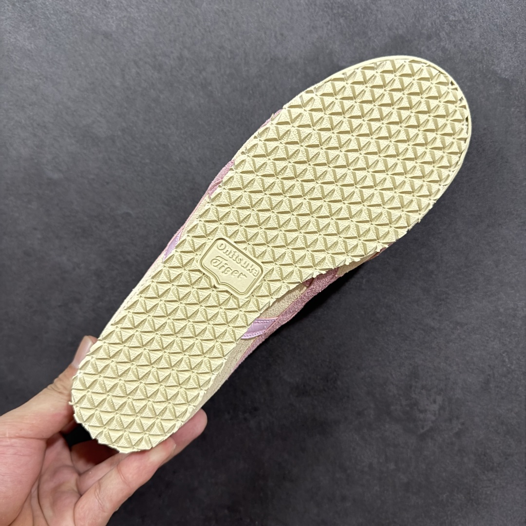 图片[9]-【头层性价比】Patou x Asics 鬼冢虎 Mexico 66 粉色 原装全套纸板楦头开发 原汁原味 完美呈现版型 私模正确鞋底咬花纹路 一比一鞋头弧度高度鞋身弧度 绝不口嗨 细节品控鞋型随意秒杀市面 原档咬花纹路私模大底 一个单元有六个三角形 总体形拼接呈现花瓣状 官方四联吊牌 原装Ortholite轻量化鞋垫 原盒原配 质保卡 说明书 钢印防尘纸 纸板中底带钢印 乳胶组合鞋垫 支持全方位的对比专柜 产品从款式颜色造型上体现出追求舒适和细节的完美 鞋类更是推崇手工制作的严谨与完美 融舒适性与可穿性的设计风格 注重细节的完美和别致魅力 既保持稳重 又不失轻松的时尚感 尺码：36 37 37.5 38 39 39.5 40 40.5 41.5 42 42.5 43.5 44 45-选品中心