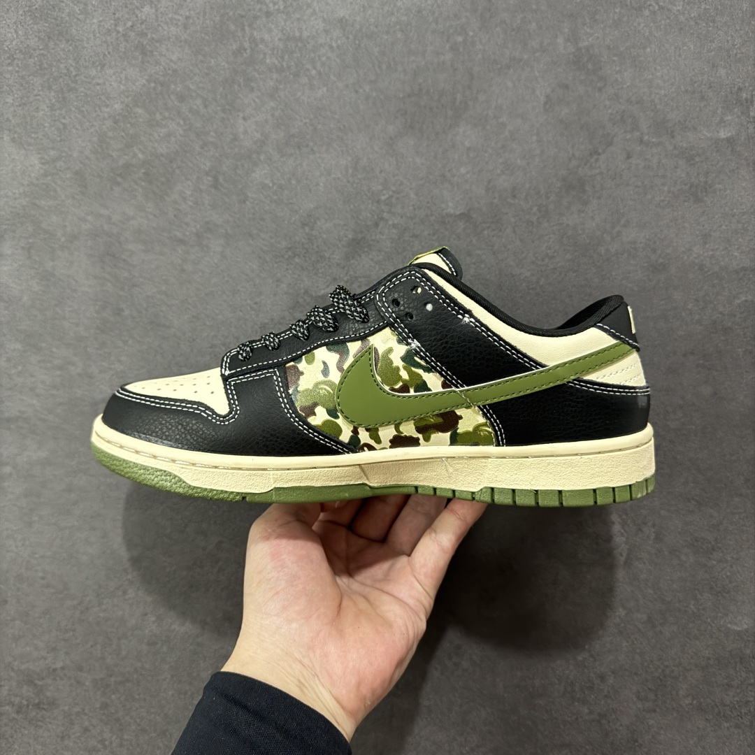 图片[2]-【定制版】Nike SB Dunk Low “Bape联名——迷彩黑绿勾” 高端定制 低帮休闲板鞋 定制鞋盒 大厂纯原品质出货 超高清洁度 皮料切割干净无任何毛边 细节完美 货号：SJ8888-003 尺码：36 36.5 37.5 38 38.5 39 40 40.5 41 42 42.5 43 44 44.5 45 编码：HXS330340-选品中心