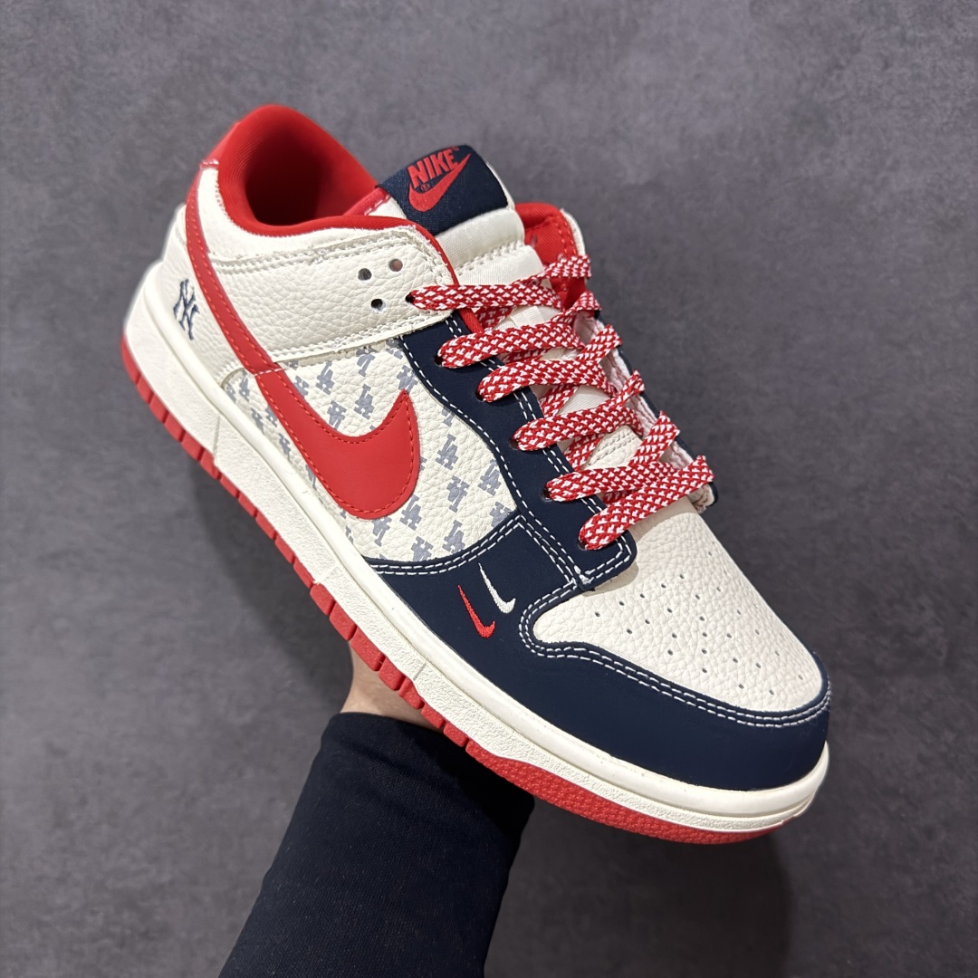 图片[3]-【定制版】Nike SB Dunk Low mlb NY联名 米黑红印花 周年高端定制 低帮休闲板鞋 DB1988-001  #定制鞋盒 大厂纯原品质出货 超高清洁度 皮料切割干净无任何毛边 细节完美 男女同款  尺码：36 36.5 37.5 38 38.5 39 40 40.5 41 42 42.5 43 44 44.5 45 编码：HXSB330340-选品中心
