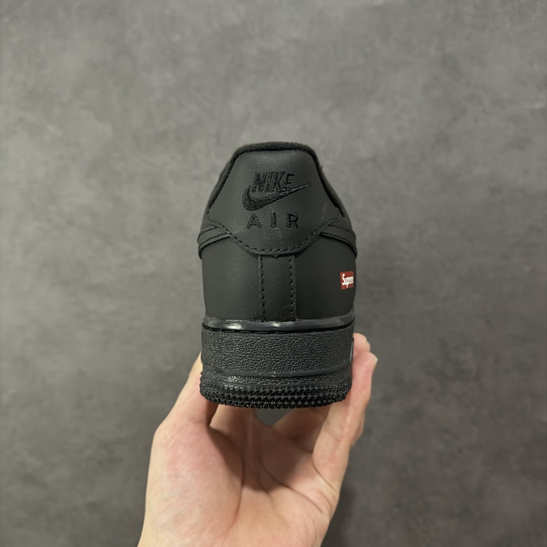 图片[4]-【公司级】Nike Air Force 1 Low Supreme联名 空军一号低帮运动休闲板鞋 原楦头原纸板 打造纯正空军版型 专注外贸渠道 全掌内置蜂窝气垫 原盒配件 原厂中底钢印、拉帮完美 货号：CU9225-001 尺码：35.5 36 36.5 37.5 38 38.5 39 40 40.5 41 42 42.5 43 44 44.5 45 46 46.5 47 编码：GLA210220-选品中心