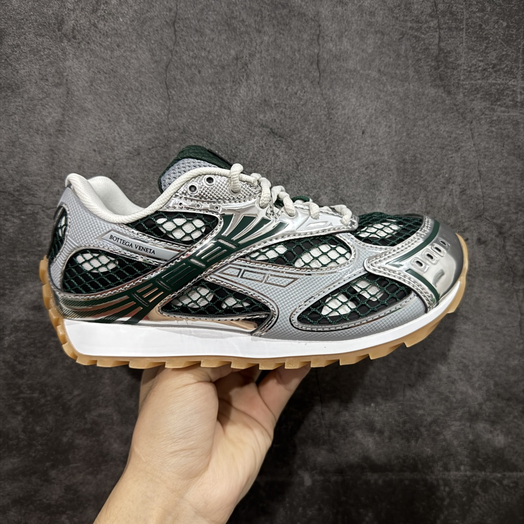 【纯原M版】BOTTEGA VENETA Orbit Runner BV葆蝶家时尚休闲王一博同款老爹鞋运动鞋 原版开发 一比一打造 相似度百分之99以上 市场一梯队级别品质 区别市场任何标文顶级品质版本 采用轻质科技网布面料 搭配几何图案设计橡胶外底 王炸系列 高版本 认准套包工艺 实际增高很多哦 还是一样显腿细非常nice 耐玩耐造 对标对版 套包鞋工艺 认准高版本 大底选用拼色TPU大底 配置原版包装 尺码:35 36 37 38 39 40 41 42 43 44 45-选品中心