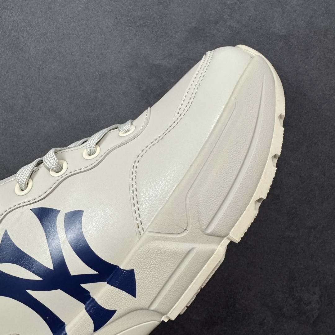 图片[5]-【公司级】韩国洋基队NY大标潮流老爹鞋 MLB小白鞋市面上唯一顶级纯原版本 原材料打造 原楦原档案数据开发版型 完美鞋头弧度/后套收口效果🆚市面文案版本‼️ 原厂立体填充鞋舌海绵 中底注胶孔原数据开发模具大底原厂转印标 ins 抖音 快手 小红书网红老爹鞋 韩国洋基队NY大标潮流老爹鞋 内增高6cm 原厂1：1模具开发 原厂进口纳米材质 原厂 全套手提袋 原盒雷射防伪标包装 天猫订单品质 官网尺码35 36 36.5 37.5 38 38.5 39 40 40.5 41 42 42.5 43 44 45-选品中心