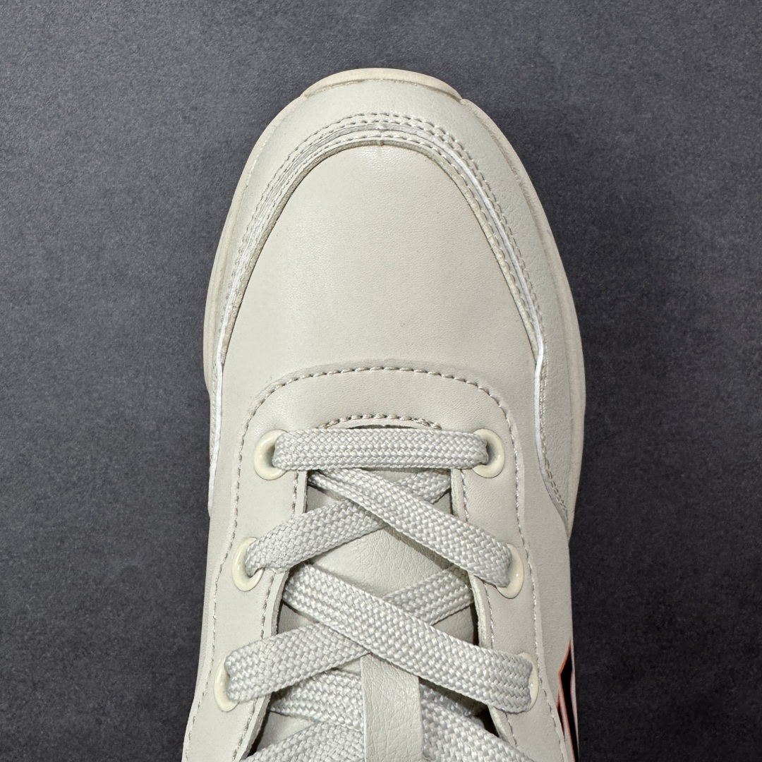 图片[8]-【公司级】韩国洋基队NY大标潮流老爹鞋 MLB小白鞋市面上唯一顶级纯原版本 原材料打造 原楦原档案数据开发版型 完美鞋头弧度/后套收口效果🆚市面文案版本‼️ 原厂立体填充鞋舌海绵 中底注胶孔原数据开发模具大底原厂转印标 ins 抖音 快手 小红书网红老爹鞋 韩国洋基队NY大标潮流老爹鞋 内增高6cm 原厂1：1模具开发 原厂进口纳米材质 原厂 全套手提袋 原盒雷射防伪标包装 天猫订单品质 官网尺码35 36 36.5 37.5 38 38.5 39 40 40.5 41 42 42.5 43 44 45-选品中心