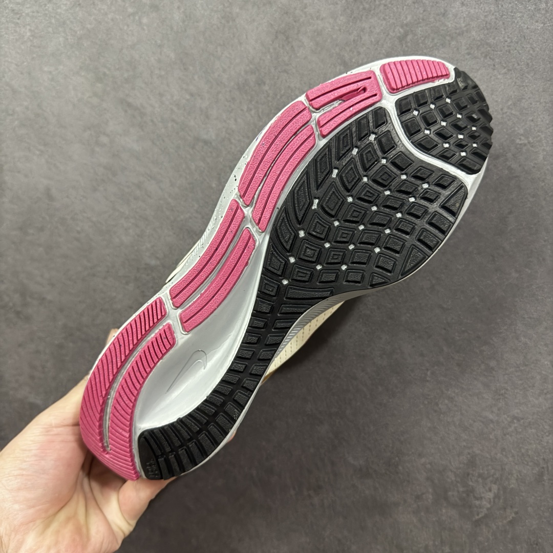 图片[9]-【纯原福利】NK Pegasus 38 飞马舒适低帮马拉松跑步鞋 市面唯一支持实战的跑鞋 原档案数据原厂网纱 正确高频花纹 前后掌内置Zoom Air气垫 原装MD大底 脚感完美还原 原盒原配 QC检验、钢印 俱全 原底科技 同步原版 脚感堪比Boost 实拍调校N版已经零色差零失真 百分百还原实物色彩所见即所得 不存在货不对板色差等低级问题 选购参考实物拍摄 不混卖不参货 只用心做好货严格选品 货号：D02337-100 尺码：36 36.5 37.5 38 38.5 39 40 40.5 41 42 42.5 43 44 44.5 45-选品中心