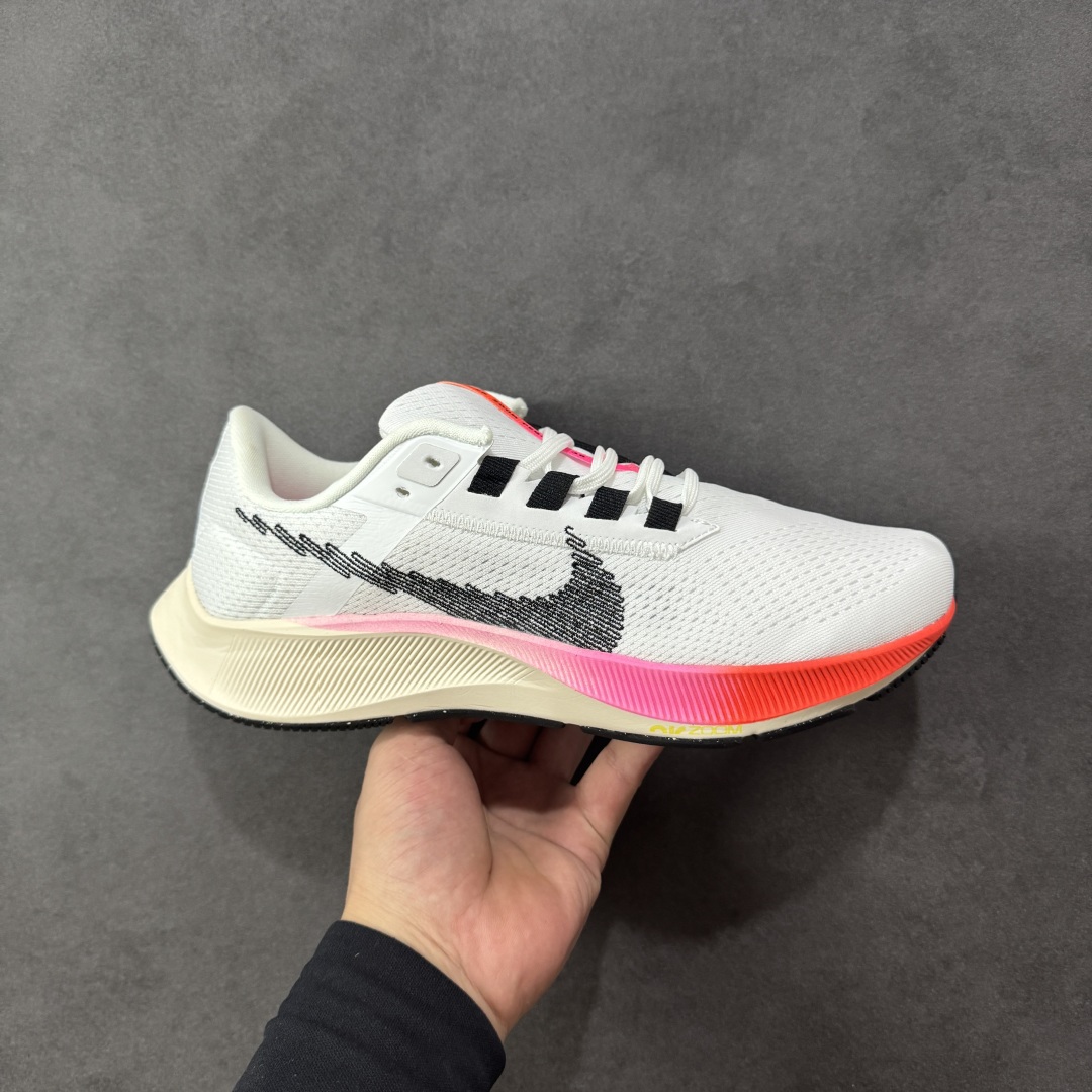 【纯原福利】NK Pegasus 38 飞马舒适低帮马拉松跑步鞋 市面唯一支持实战的跑鞋 原档案数据原厂网纱 正确高频花纹 前后掌内置Zoom Air气垫 原装MD大底 脚感完美还原 原盒原配 QC检验、钢印 俱全 原底科技 同步原版 脚感堪比Boost 实拍调校N版已经零色差零失真 百分百还原实物色彩所见即所得 不存在货不对板色差等低级问题 选购参考实物拍摄 不混卖不参货 只用心做好货严格选品 货号:DJ5397-100 尺码:36 36.5 37.5 38 38.5 39 40 40.5 41 42 42.5 43 44 44.5 45-选品中心