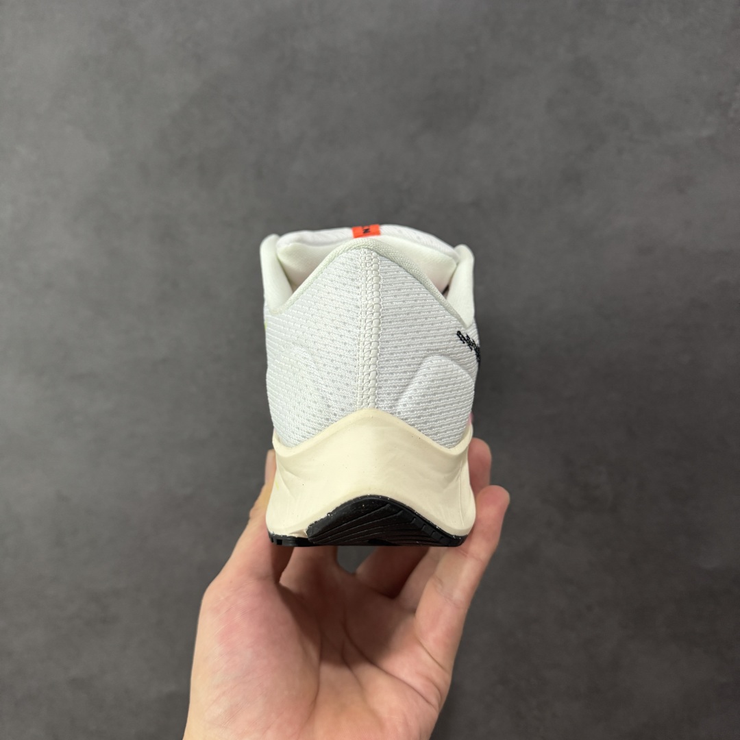 图片[4]-【纯原福利】NK Pegasus 38 飞马舒适低帮马拉松跑步鞋 市面唯一支持实战的跑鞋 原档案数据原厂网纱 正确高频花纹 前后掌内置Zoom Air气垫 原装MD大底 脚感完美还原 原盒原配 QC检验、钢印 俱全 原底科技 同步原版 脚感堪比Boost 实拍调校N版已经零色差零失真 百分百还原实物色彩所见即所得 不存在货不对板色差等低级问题 选购参考实物拍摄 不混卖不参货 只用心做好货严格选品 货号：DJ5397-100 尺码：36 36.5 37.5 38 38.5 39 40 40.5 41 42 42.5 43 44 44.5 45-选品中心