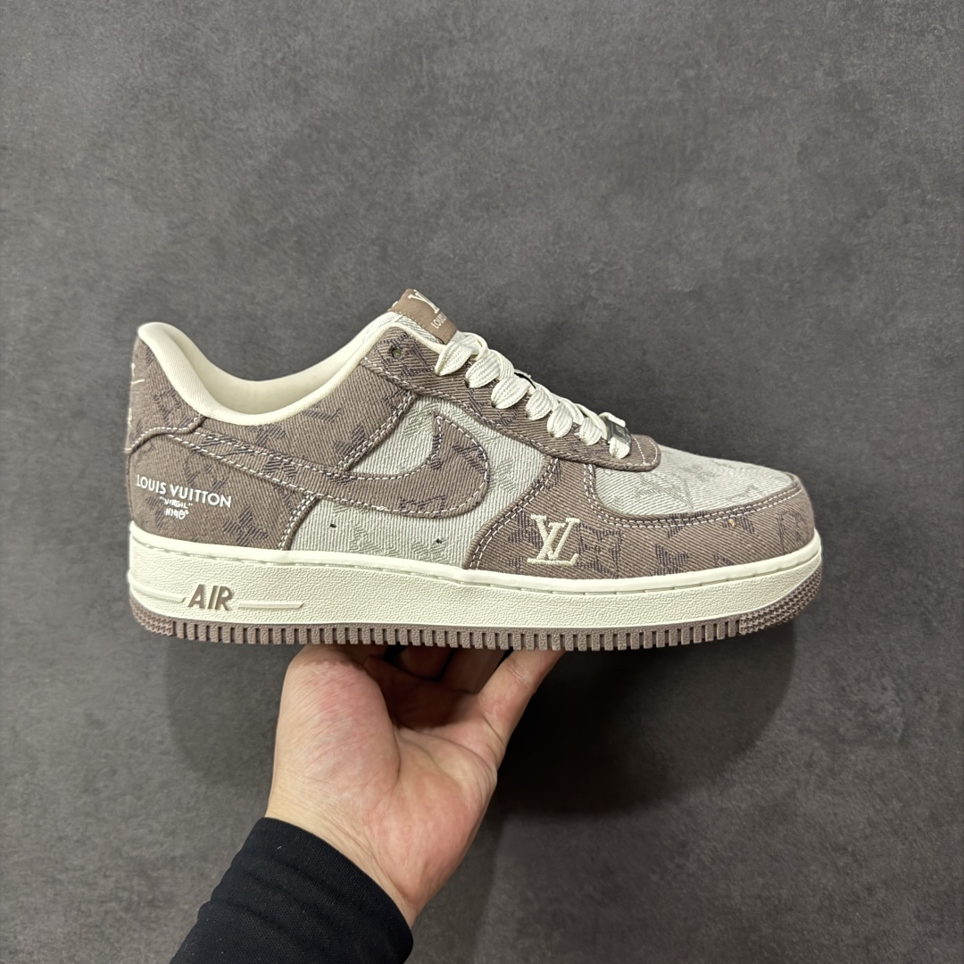 【定制版】海外量发售NIke Air Force 1 \'07 Low LV联名--灰色空军一号低帮 运动鞋 休闲鞋 折边针车 防水牛仔布双拼 工艺难度大 原楦头原纸板 高端定制鞋盒 原厂鞋底 超高清洁度 细节完美 货号:YF9511-821 尺码:36 36.5 37.5 38 38.5 39 40 40.5 41 42 42.5 43 44 44.5 45-选品中心