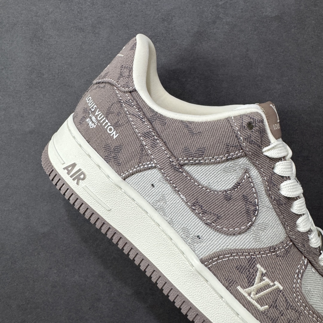 图片[6]-【定制版】海外量发售NIke Air Force 1 \’07 Low LV联名–灰色空军一号低帮 运动鞋 休闲鞋 折边针车 防水牛仔布双拼 工艺难度大 原楦头原纸板 高端定制鞋盒 原厂鞋底 超高清洁度 细节完美 货号：YF9511-821 尺码：36 36.5 37.5 38 38.5 39 40 40.5 41 42 42.5 43 44 44.5 45-选品中心