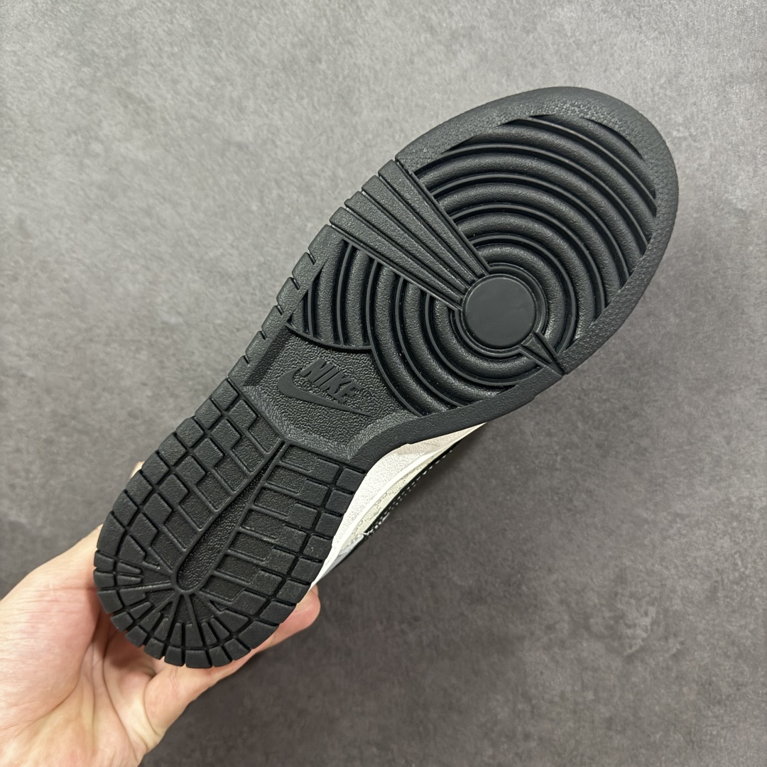 图片[9]-【定制版】Nike SB Dunk Low 古驰联名 浅灰黑勾 周年高端定制 低帮休闲板鞋 #定制鞋盒 大厂纯原品质出货 超高清洁度 皮料切割干净无任何毛边 细节完美 货号：CS1688-134 尺码：36 36.5 37.5 38 38.5 39 40 40.5 41 42 42.5 43 44 44.5 45-选品中心