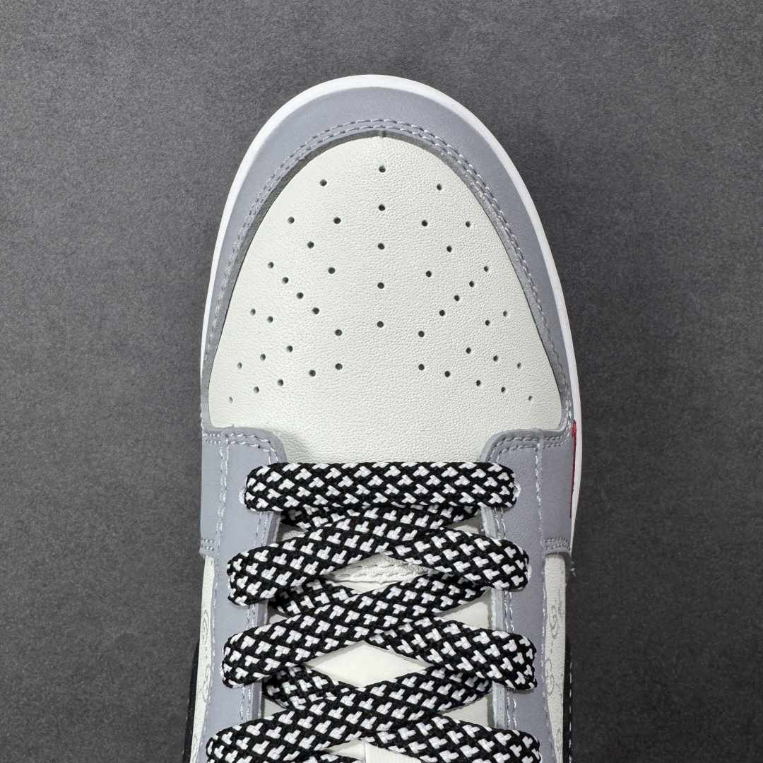 图片[8]-【定制版】Nike SB Dunk Low 古驰联名 浅灰黑勾 周年高端定制 低帮休闲板鞋 #定制鞋盒 大厂纯原品质出货 超高清洁度 皮料切割干净无任何毛边 细节完美 货号：CS1688-134 尺码：36 36.5 37.5 38 38.5 39 40 40.5 41 42 42.5 43 44 44.5 45-选品中心