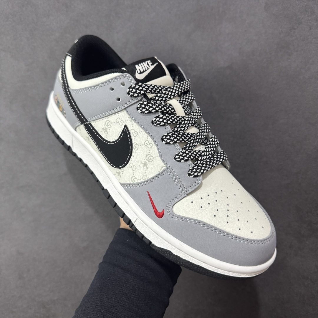 图片[3]-【定制版】Nike SB Dunk Low 古驰联名 浅灰黑勾 周年高端定制 低帮休闲板鞋 #定制鞋盒 大厂纯原品质出货 超高清洁度 皮料切割干净无任何毛边 细节完美 货号：CS1688-134 尺码：36 36.5 37.5 38 38.5 39 40 40.5 41 42 42.5 43 44 44.5 45-选品中心