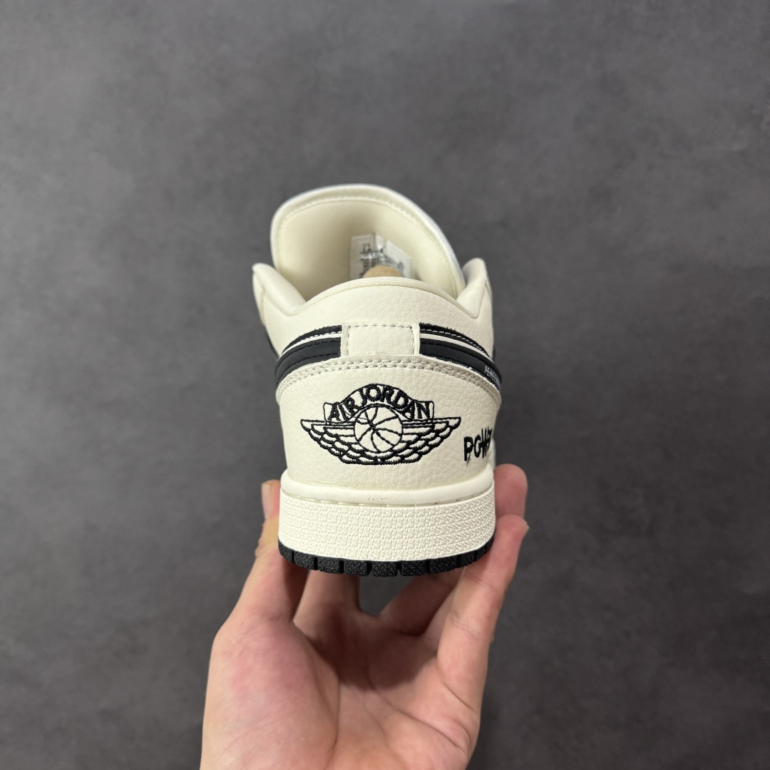 图片[4]-【定制版】海外爆款限量发售！Nike Jordan Air Jordan 1 “权志龙联名——小雏菊米黑” 高端定制 乔丹低帮休闲板鞋 大厂纯原品质出货 纯正版型 定制鞋盒 皮料切割干净无任何毛边 细节完美 超高清洁度 货号：LJ2025-002 尺码：36 36.5 37.5 38 38.5 39 40 40.5 41 42 42.5 43 44 44.5 45-选品中心