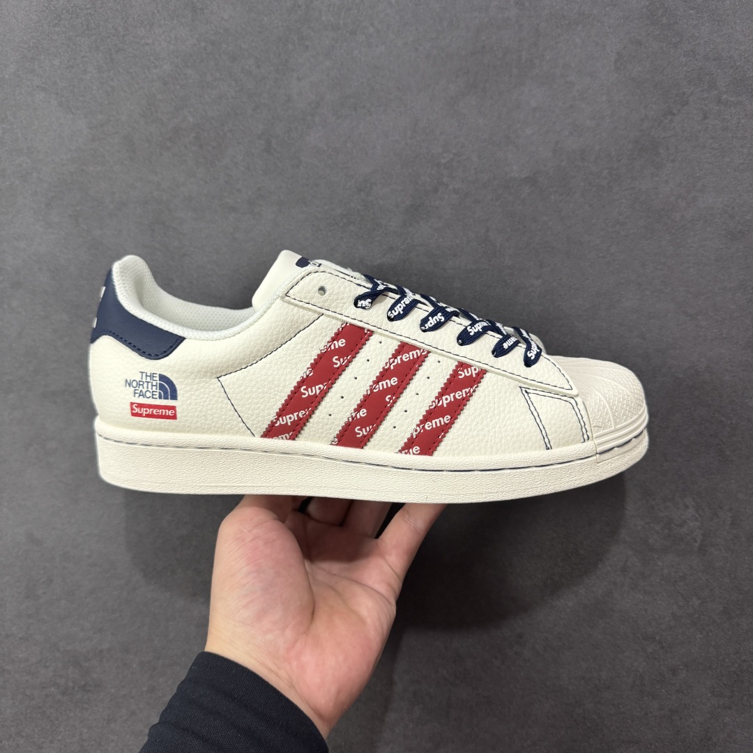 【定制版】AD Originals Superstar x The North Face x Superme 白红蓝 高端定制休闲运动板鞋 采用全新头层拼接皮革材质 后跟采用特色3D立体印字 渠道正品订单 诠释市场最高工艺水平 全鞋进口头层皮料打造 货号:QC2604 尺码:36-45-选品中心