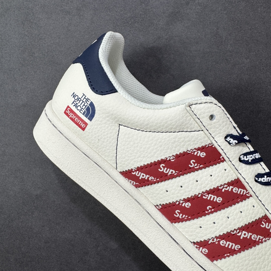 图片[6]-【定制版】AD Originals Superstar x The North Face x Superme 白红蓝 高端定制休闲运动板鞋 采用全新头层拼接皮革材质 后跟采用特色3D立体印字 渠道正品订单 诠释市场最高工艺水平 全鞋进口头层皮料打造 货号：QC2604 尺码：36-45-选品中心
