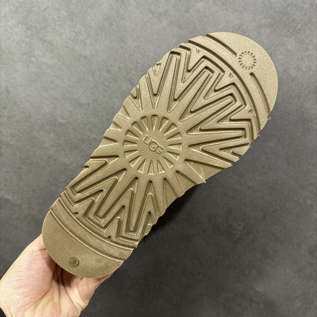 图片[9]-【X1纯原版】全网最齐 ugg 90个配色 市面顶级版本 UGG Mini厚底短筒1135092 底厚3cm 小红书爆款 广州外贸大厂生产 鞋头到鞋垫真羊皮毛一体 独立外盒包装 芯片 带防水工艺 区别市面任何版本 5cm厚底 独立原版开发大底 羊绒鞋垫 冬季保暖外出 家居都是很适合的选择 进年uug推出款式系列 局部偏向年轻消费者喜好 也走到时尚潮流穿搭的前沿 鞋身材质 防泼水涂层翻毛皮鞋面 17毫米UGGPURE™植入式羊毛内底 轻便防滑舒适橡胶外底 带有品牌LOGO商标 带全套包装 尺码： 35 36 37 38 39 40-选品中心