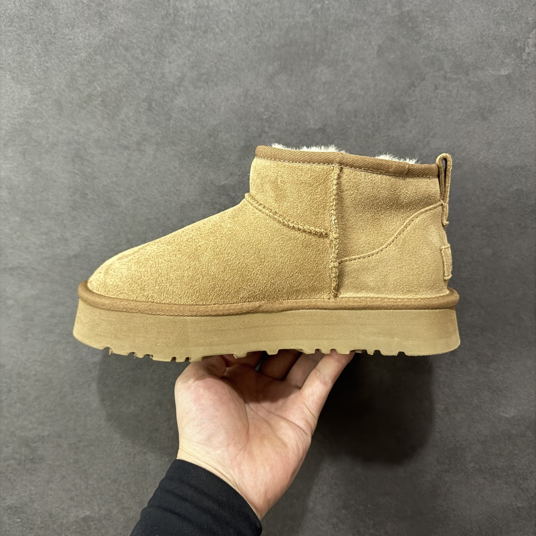 图片[2]-【X1纯原版】全网最齐 ugg 90个配色 市面顶级版本 UGG Mini厚底短筒1135092 底厚3cm 小红书爆款 广州外贸大厂生产 鞋头到鞋垫真羊皮毛一体 独立外盒包装 芯片 带防水工艺 区别市面任何版本 5cm厚底 独立原版开发大底 羊绒鞋垫 冬季保暖外出 家居都是很适合的选择 进年uug推出款式系列 局部偏向年轻消费者喜好 也走到时尚潮流穿搭的前沿 鞋身材质 防泼水涂层翻毛皮鞋面 17毫米UGGPURE™植入式羊毛内底 轻便防滑舒适橡胶外底 带有品牌LOGO商标 带全套包装 尺码： 35 36 37 38 39 40-选品中心