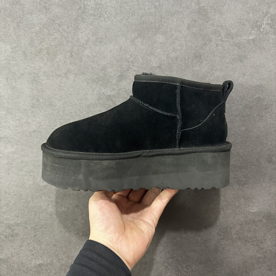 图片[2]-【X1纯原版】全网最齐 ugg 90个配色 市面顶级版本 UGG Mini厚底短筒1135092 底厚5cm 小红书爆款 广州外贸大厂生产 鞋头到鞋垫真羊皮毛一体 独立外盒包装 芯片 带防水工艺 区别市面任何版本 5cm厚底 独立原版开发大底 羊绒鞋垫 冬季保暖外出 家居都是很适合的选择 进年uug推出款式系列 局部偏向年轻消费者喜好 也走到时尚潮流穿搭的前沿 鞋身材质 防泼水涂层翻毛皮鞋面 17毫米UGGPURE™植入式羊毛内底 轻便防滑舒适橡胶外底 带有品牌LOGO商标 带全套包装 尺码： 35 36 37 38 39 40-选品中心
