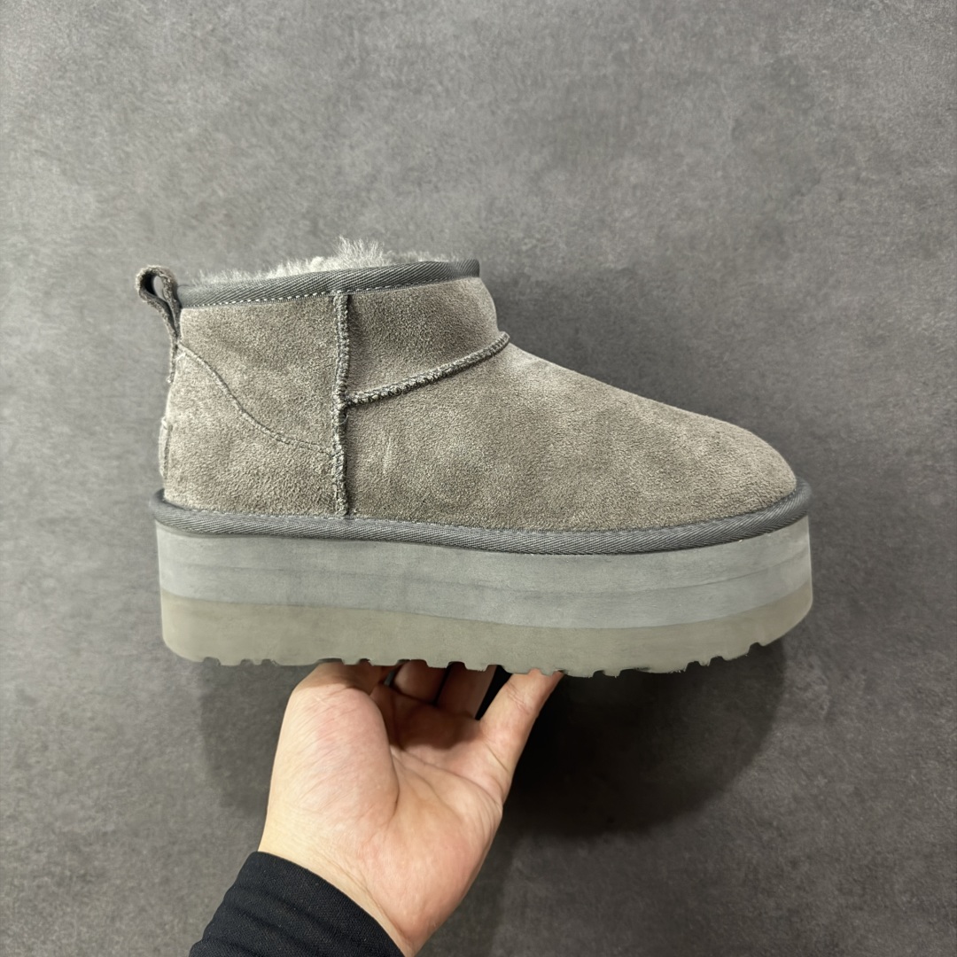 【X1纯原版】全网最齐 ugg 90个配色 市面顶级版本 UGG Mini厚底短筒1135092 底厚5cm 小红书爆款 广州外贸大厂生产 鞋头到鞋垫真羊皮毛一体 独立外盒包装 芯片 带防水工艺 区别市面任何版本 5cm厚底 独立原版开发大底 羊绒鞋垫 冬季保暖外出 家居都是很适合的选择 进年uug推出款式系列 局部偏向年轻消费者喜好 也走到时尚潮流穿搭的前沿 鞋身材质 防泼水涂层翻毛皮鞋面 17毫米UGGPURE™植入式羊毛内底 轻便防滑舒适橡胶外底 带有品牌LOGO商标 带全套包装 尺码: 35 36 37 38 39 40-选品中心