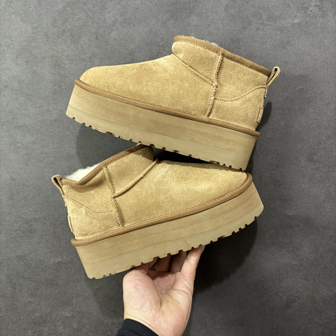 图片[9]-【X1纯原版】全网最齐 ugg 90个配色 市面顶级版本 UGG Mini厚底短筒1135092 底厚5cm 小红书爆款 广州外贸大厂生产 鞋头到鞋垫真羊皮毛一体 独立外盒包装 芯片 带防水工艺 区别市面任何版本 5cm厚底 独立原版开发大底 羊绒鞋垫 冬季保暖外出 家居都是很适合的选择 进年uug推出款式系列 局部偏向年轻消费者喜好 也走到时尚潮流穿搭的前沿 鞋身材质 防泼水涂层翻毛皮鞋面 17毫米UGGPURE™植入式羊毛内底 轻便防滑舒适橡胶外底 带有品牌LOGO商标 带全套包装 尺码： 35 36 37 38 39 40-选品中心