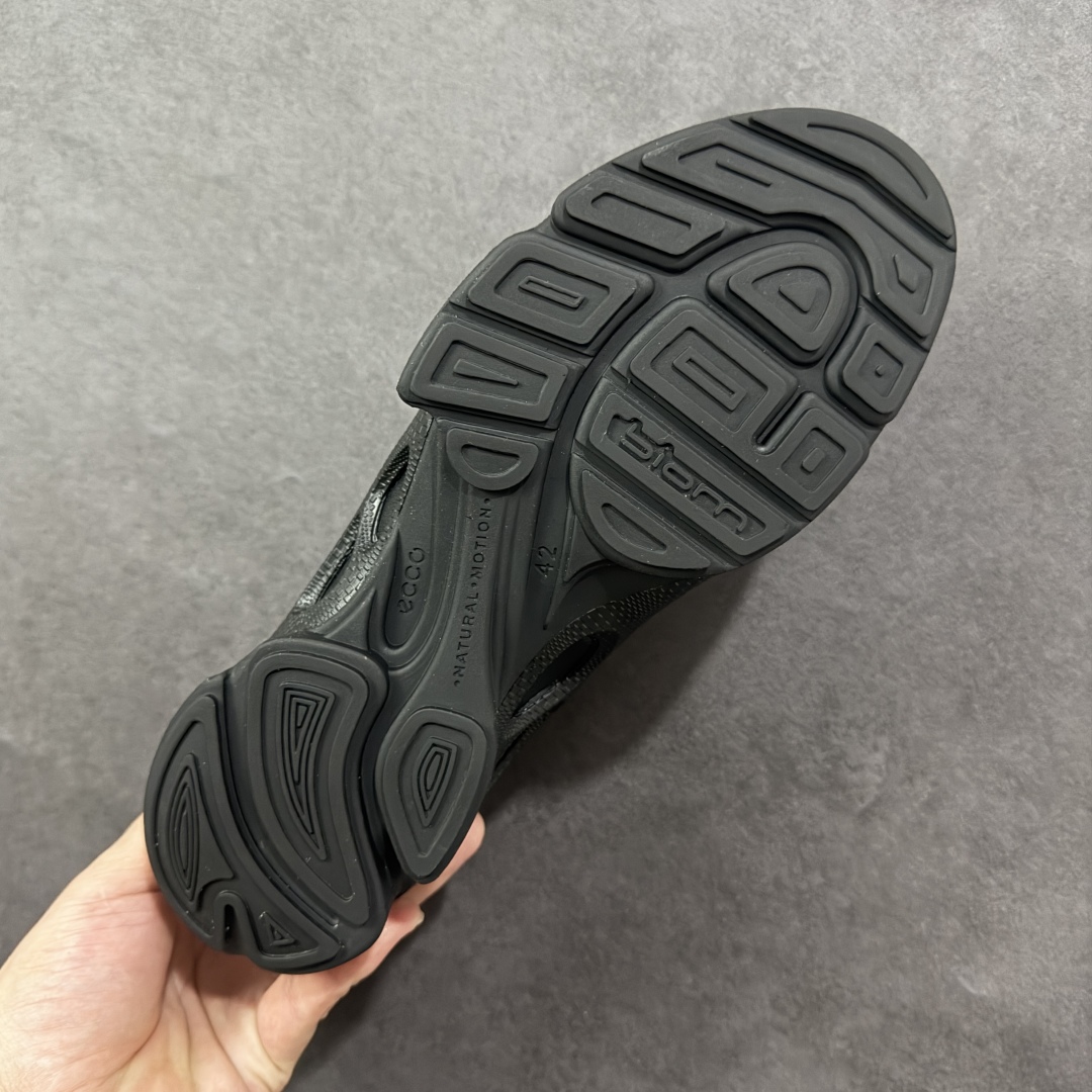 图片[8]-【公司级头层版】ECCO爱步老爹鞋男士夏季经典运动鞋 健步BIOM系列 全新的轻量发泡底材与直接注塑橡胶大底相结合 柔软舒适，轻量回弹，脚感更轻盈 鞋面采用GORE-TEX飞织网面与牛皮相结合 给你贴心透气呵护 自然律动科技 符合人体工学鞋楦 贴近足部天然形态 橡胶大底，抓地力强，具有良好的耐磨性 轻盈自如 适跑畅练 尺码：39-45-选品中心