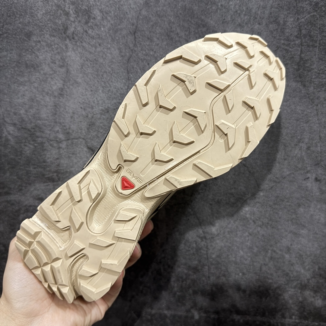 图片[9]-【PK升级版】SALOMON XT-6 GTX萨洛蒙潮流越野机能户外功能鞋 棕色 474455 全新版本出货 好货不怕晚 品质 细节 材料都是肉眼可以见！ 售前售后也是其它工厂无法匹敌！ 纯原外贸平台特供订单 耗时半年巨作 全套原纸板楦头开发 原厂特供网布配套加持 确保原汁原味 完美呈现版型 原档数据独家私模五层组合大底 原装Ortholite轻量化鞋垫 中底布带钢印编号 原厂TPU锁扣 进口港宝加持 后跟自然饱满 还原公司包裹性 鞋面以“锯齿”状的包裹系统呈现 在基色底之下加入了各种色点缀 将公司的最新技术和时尚前卫的造型融入耐用的长跑款式中 鞋面由 TPU 薄膜制成 并焊接在高耐磨网眼上 使其既时尚又坚固 由 ACS底盘支撑 可增强稳定性和支撑力 以及由橡胶凸耳 Contragrip外底覆盖的 EVA 缓冲中底 旨在应对崎岖的地形 鞋舌上的彩色Salomon 标签、Quicklace 系统以及鞋头、鞋舌和鞋跟上的附加品牌使细节更加完美 让穿着者可以轻松驾驭户外与通勤下的任何运动生活场景 无缝鞋身户外随意纵横 颜值与脚感兼备 出街通勤 绝对非常吸睛 你值得拥有 尺码：36 36.5 37.5 38 38.5 39 40 40.5 41 42 42.5 43 44 44.5 45-选品中心