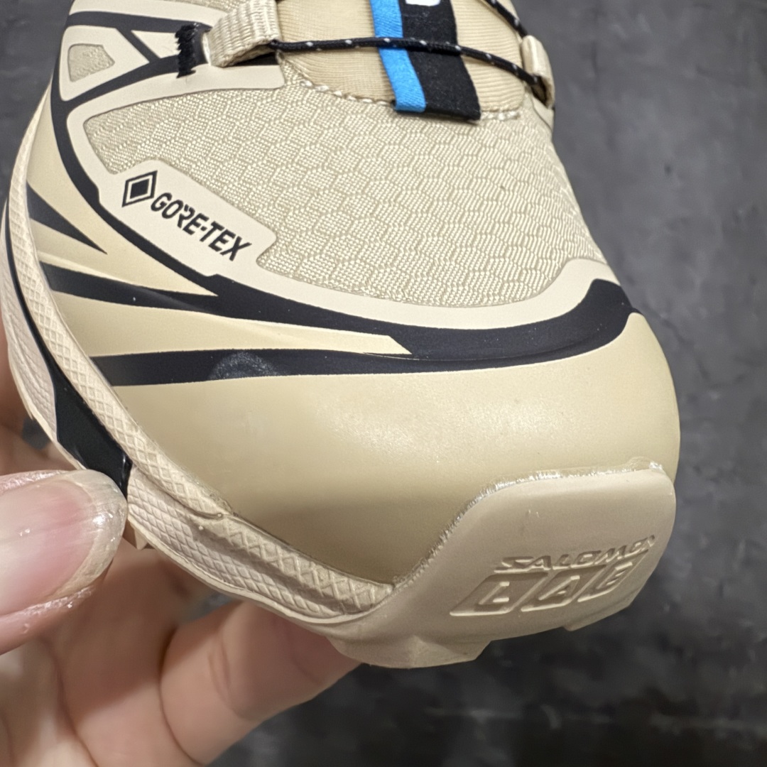 图片[4]-【PK升级版】SALOMON XT-6 GTX萨洛蒙潮流越野机能户外功能鞋 棕色 474455 全新版本出货 好货不怕晚 品质 细节 材料都是肉眼可以见！ 售前售后也是其它工厂无法匹敌！ 纯原外贸平台特供订单 耗时半年巨作 全套原纸板楦头开发 原厂特供网布配套加持 确保原汁原味 完美呈现版型 原档数据独家私模五层组合大底 原装Ortholite轻量化鞋垫 中底布带钢印编号 原厂TPU锁扣 进口港宝加持 后跟自然饱满 还原公司包裹性 鞋面以“锯齿”状的包裹系统呈现 在基色底之下加入了各种色点缀 将公司的最新技术和时尚前卫的造型融入耐用的长跑款式中 鞋面由 TPU 薄膜制成 并焊接在高耐磨网眼上 使其既时尚又坚固 由 ACS底盘支撑 可增强稳定性和支撑力 以及由橡胶凸耳 Contragrip外底覆盖的 EVA 缓冲中底 旨在应对崎岖的地形 鞋舌上的彩色Salomon 标签、Quicklace 系统以及鞋头、鞋舌和鞋跟上的附加品牌使细节更加完美 让穿着者可以轻松驾驭户外与通勤下的任何运动生活场景 无缝鞋身户外随意纵横 颜值与脚感兼备 出街通勤 绝对非常吸睛 你值得拥有 尺码：36 36.5 37.5 38 38.5 39 40 40.5 41 42 42.5 43 44 44.5 45-选品中心