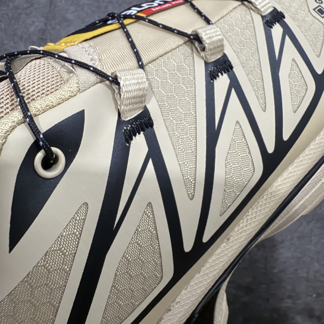 图片[3]-【PK升级版】SALOMON XT-6 GTX萨洛蒙潮流越野机能户外功能鞋 棕色 474455 全新版本出货 好货不怕晚 品质 细节 材料都是肉眼可以见！ 售前售后也是其它工厂无法匹敌！ 纯原外贸平台特供订单 耗时半年巨作 全套原纸板楦头开发 原厂特供网布配套加持 确保原汁原味 完美呈现版型 原档数据独家私模五层组合大底 原装Ortholite轻量化鞋垫 中底布带钢印编号 原厂TPU锁扣 进口港宝加持 后跟自然饱满 还原公司包裹性 鞋面以“锯齿”状的包裹系统呈现 在基色底之下加入了各种色点缀 将公司的最新技术和时尚前卫的造型融入耐用的长跑款式中 鞋面由 TPU 薄膜制成 并焊接在高耐磨网眼上 使其既时尚又坚固 由 ACS底盘支撑 可增强稳定性和支撑力 以及由橡胶凸耳 Contragrip外底覆盖的 EVA 缓冲中底 旨在应对崎岖的地形 鞋舌上的彩色Salomon 标签、Quicklace 系统以及鞋头、鞋舌和鞋跟上的附加品牌使细节更加完美 让穿着者可以轻松驾驭户外与通勤下的任何运动生活场景 无缝鞋身户外随意纵横 颜值与脚感兼备 出街通勤 绝对非常吸睛 你值得拥有 尺码：36 36.5 37.5 38 38.5 39 40 40.5 41 42 42.5 43 44 44.5 45-选品中心