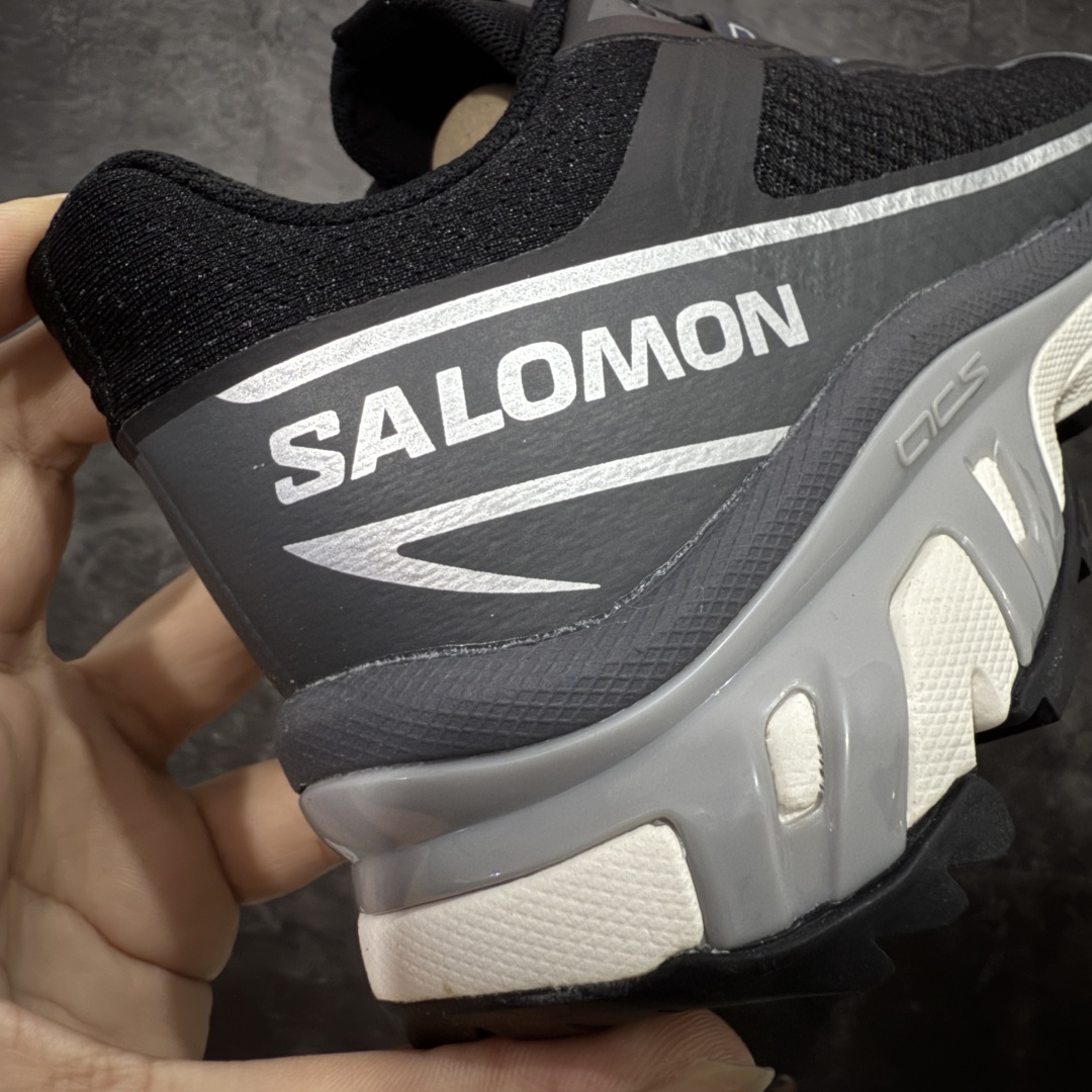 图片[2]-【PK升级版】SALOMON XT-6 FT 萨洛蒙潮流越野机能户外功能鞋 黑银 478640 全新版本出货 好货不怕晚 品质 细节 材料都是肉眼可以见！ 售前售后也是其它工厂无法匹敌！ 纯原外贸平台特供订单 耗时半年巨作 全套原纸板楦头开发 原厂特供网布配套加持 确保原汁原味 完美呈现版型 原档数据独家私模五层组合大底 原装Ortholite轻量化鞋垫 中底布带钢印编号 原厂TPU锁扣 进口港宝加持 后跟自然饱满 还原公司包裹性 鞋面以“锯齿”状的包裹系统呈现 在基色底之下加入了各种色点缀 将公司的最新技术和时尚前卫的造型融入耐用的长跑款式中 鞋面由 TPU 薄膜制成 并焊接在高耐磨网眼上 使其既时尚又坚固 由 ACS底盘支撑 可增强稳定性和支撑力 以及由橡胶凸耳 Contragrip外底覆盖的 EVA 缓冲中底 旨在应对崎岖的地形 鞋舌上的彩色Salomon 标签、Quicklace 系统以及鞋头、鞋舌和鞋跟上的附加品牌使细节更加完美 让穿着者可以轻松驾驭户外与通勤下的任何运动生活场景 无缝鞋身户外随意纵横 颜值与脚感兼备 出街通勤 绝对非常吸睛 你值得拥有 尺码：36 36.5 37.5 38 38.5 39 40 40.5 41 42 42.5 43 44 44.5 45-选品中心