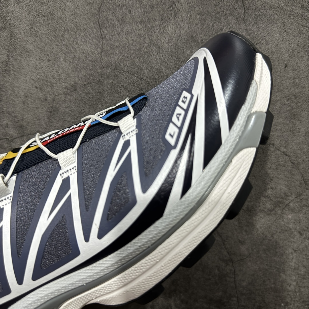 图片[6]-【巅峰版】 Salomon XT-6 灰蓝色 萨洛蒙复古潮流户外机能登山跑鞋 478640 纯原外贸平台特供订单 耗时半年巨作 全套原纸板楦头开发 原厂特供网布配套加持 确保原汁原味 完美呈现版型 原档数据独家私模五层组合大底 原装Ortholite轻量化鞋垫 中底布带钢印编号 原厂TPU锁扣 进口港宝加持 后跟自然饱满 还原公司包裹性 鞋面以“锯齿”状的包裹系统呈现 在基色底之下加入了各种色点缀 将公司的最新技术和时尚前卫的造型融入耐用的长跑款式中 鞋面由 TPU 薄膜制成 并焊接在高耐磨网眼上 使其既时尚又坚固 由 ACS底盘支撑 可增强稳定性和支撑力 以及由橡胶凸耳 Contragrip外底覆盖的 EVA 缓冲中底 旨在应对崎岖的地形 鞋舌上的彩色Salomon 标签、Quicklace 系统以及鞋头、鞋舌和鞋跟上的附加品牌使细节更加完美 让穿着者可以轻松驾驭户外与通勤下的任何运动生活场景 无缝鞋身户外随意纵横 颜值与脚感兼备 出街通勤 绝对非常吸睛 你值得拥有 尺码：36 36.5 37.5 38 38.5 39 40 40.5 41 42 42.5 43 44 44.5 45-选品中心