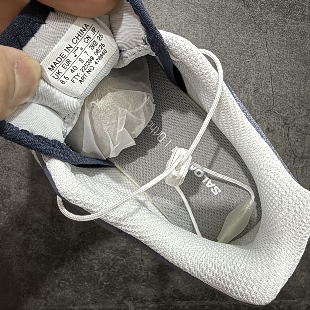 图片[7]-【巅峰版】 Salomon XT-6 灰蓝色 萨洛蒙复古潮流户外机能登山跑鞋 478640 纯原外贸平台特供订单 耗时半年巨作 全套原纸板楦头开发 原厂特供网布配套加持 确保原汁原味 完美呈现版型 原档数据独家私模五层组合大底 原装Ortholite轻量化鞋垫 中底布带钢印编号 原厂TPU锁扣 进口港宝加持 后跟自然饱满 还原公司包裹性 鞋面以“锯齿”状的包裹系统呈现 在基色底之下加入了各种色点缀 将公司的最新技术和时尚前卫的造型融入耐用的长跑款式中 鞋面由 TPU 薄膜制成 并焊接在高耐磨网眼上 使其既时尚又坚固 由 ACS底盘支撑 可增强稳定性和支撑力 以及由橡胶凸耳 Contragrip外底覆盖的 EVA 缓冲中底 旨在应对崎岖的地形 鞋舌上的彩色Salomon 标签、Quicklace 系统以及鞋头、鞋舌和鞋跟上的附加品牌使细节更加完美 让穿着者可以轻松驾驭户外与通勤下的任何运动生活场景 无缝鞋身户外随意纵横 颜值与脚感兼备 出街通勤 绝对非常吸睛 你值得拥有 尺码：36 36.5 37.5 38 38.5 39 40 40.5 41 42 42.5 43 44 44.5 45-选品中心