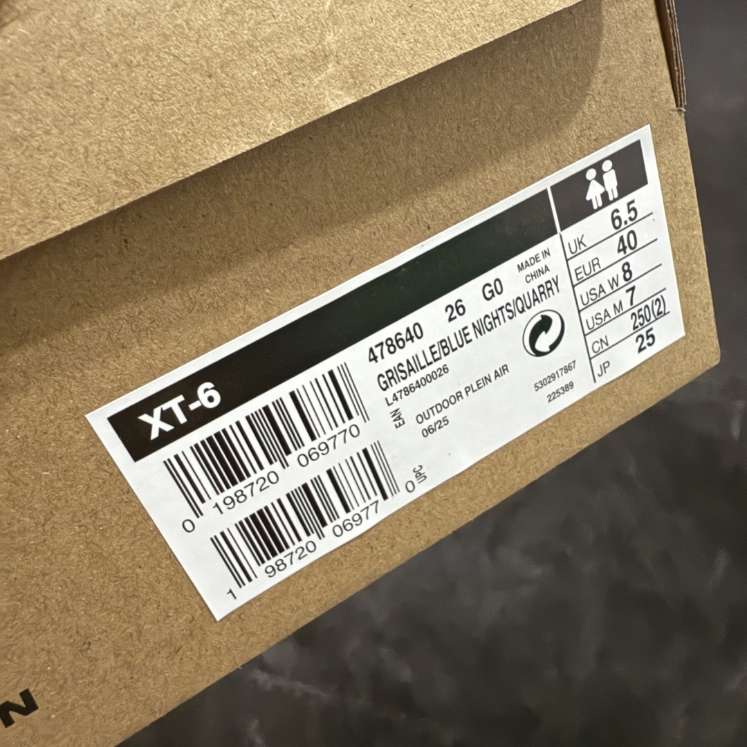 图片[9]-【巅峰版】 Salomon XT-6 灰蓝色 萨洛蒙复古潮流户外机能登山跑鞋 478640 纯原外贸平台特供订单 耗时半年巨作 全套原纸板楦头开发 原厂特供网布配套加持 确保原汁原味 完美呈现版型 原档数据独家私模五层组合大底 原装Ortholite轻量化鞋垫 中底布带钢印编号 原厂TPU锁扣 进口港宝加持 后跟自然饱满 还原公司包裹性 鞋面以“锯齿”状的包裹系统呈现 在基色底之下加入了各种色点缀 将公司的最新技术和时尚前卫的造型融入耐用的长跑款式中 鞋面由 TPU 薄膜制成 并焊接在高耐磨网眼上 使其既时尚又坚固 由 ACS底盘支撑 可增强稳定性和支撑力 以及由橡胶凸耳 Contragrip外底覆盖的 EVA 缓冲中底 旨在应对崎岖的地形 鞋舌上的彩色Salomon 标签、Quicklace 系统以及鞋头、鞋舌和鞋跟上的附加品牌使细节更加完美 让穿着者可以轻松驾驭户外与通勤下的任何运动生活场景 无缝鞋身户外随意纵横 颜值与脚感兼备 出街通勤 绝对非常吸睛 你值得拥有 尺码：36 36.5 37.5 38 38.5 39 40 40.5 41 42 42.5 43 44 44.5 45-选品中心