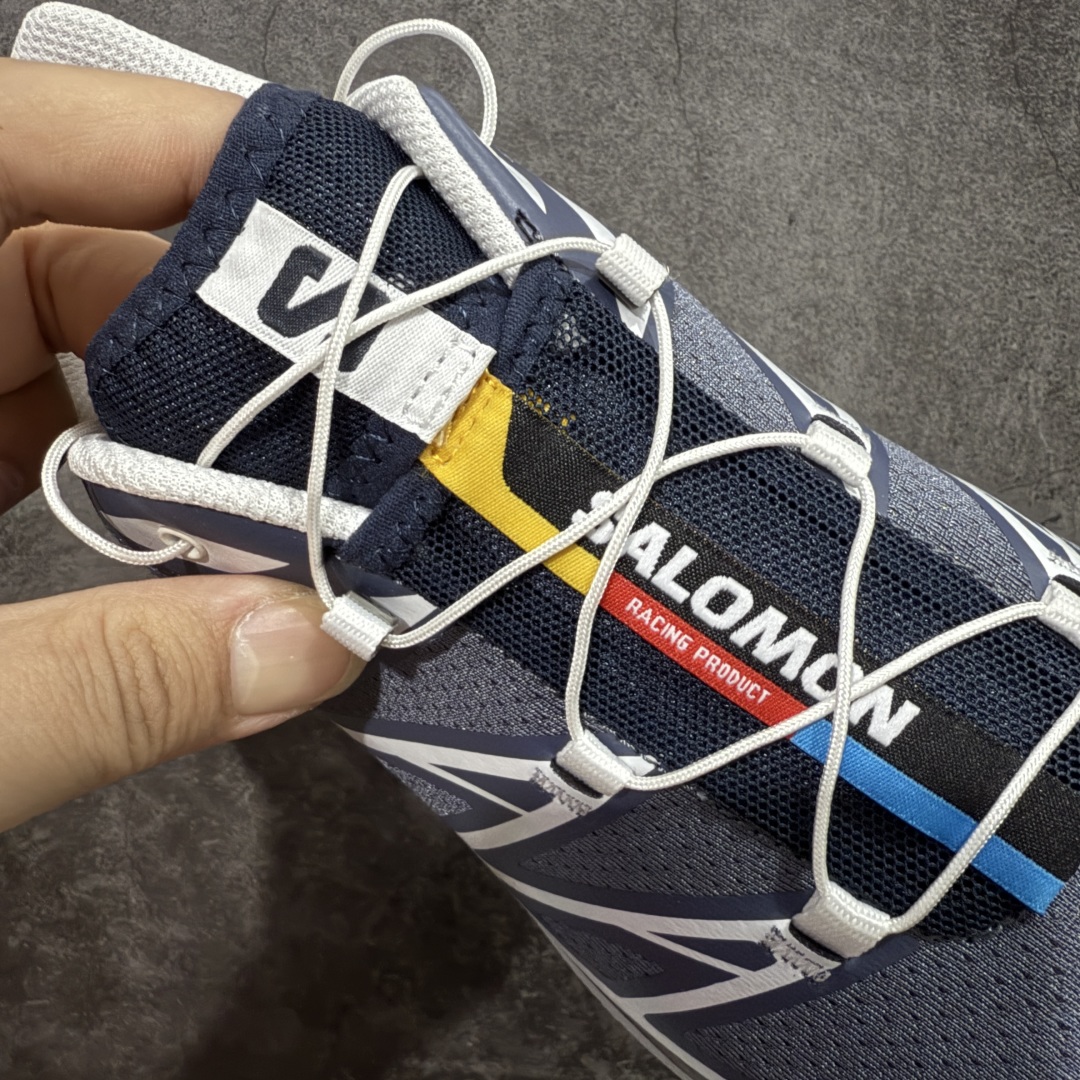 图片[6]-【巅峰版】 Salomon XT-6 灰蓝色 萨洛蒙复古潮流户外机能登山跑鞋 478640 纯原外贸平台特供订单 耗时半年巨作 全套原纸板楦头开发 原厂特供网布配套加持 确保原汁原味 完美呈现版型 原档数据独家私模五层组合大底 原装Ortholite轻量化鞋垫 中底布带钢印编号 原厂TPU锁扣 进口港宝加持 后跟自然饱满 还原公司包裹性 鞋面以“锯齿”状的包裹系统呈现 在基色底之下加入了各种色点缀 将公司的最新技术和时尚前卫的造型融入耐用的长跑款式中 鞋面由 TPU 薄膜制成 并焊接在高耐磨网眼上 使其既时尚又坚固 由 ACS底盘支撑 可增强稳定性和支撑力 以及由橡胶凸耳 Contragrip外底覆盖的 EVA 缓冲中底 旨在应对崎岖的地形 鞋舌上的彩色Salomon 标签、Quicklace 系统以及鞋头、鞋舌和鞋跟上的附加品牌使细节更加完美 让穿着者可以轻松驾驭户外与通勤下的任何运动生活场景 无缝鞋身户外随意纵横 颜值与脚感兼备 出街通勤 绝对非常吸睛 你值得拥有 尺码：36 36.5 37.5 38 38.5 39 40 40.5 41 42 42.5 43 44 44.5 45-选品中心