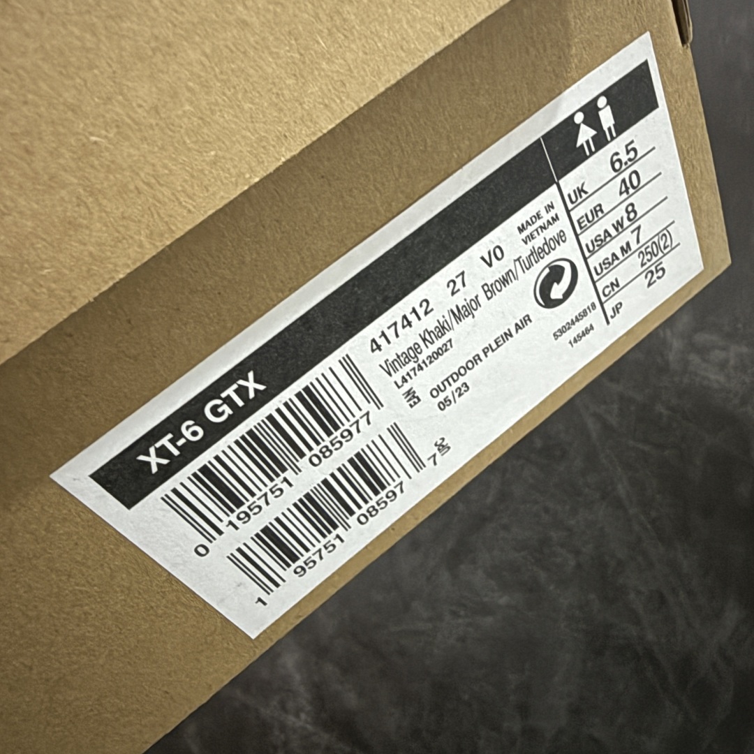 图片[8]-【PZ防水版】 Salomon XT-6 Gore-Tex防水款 萨洛蒙复古潮流户外机能登山跑鞋 浅棕色 417412 真正防水版本 区别假材料 纯原外贸平台特供订单 耗时半年巨作 全套原纸板楦头开发 原厂特供网布配套加持 确保原汁原味 完美呈现版型 原档数据独家私模五层组合大底 原装Ortholite轻量化鞋垫 中底布带钢印编号 原厂TPU锁扣 进口港宝加持 后跟自然饱满 还原公司包裹性 鞋面以“锯齿”状的包裹系统呈现 在基色底之下加入了各种色点缀 将公司的最新技术和时尚前卫的造型融入耐用的长跑款式中 鞋面由 TPU 薄膜制成 并焊接在高耐磨网眼上 使其既时尚又坚固 由 ACS底盘支撑 可增强稳定性和支撑力 以及由橡胶凸耳 Contragrip外底覆盖的 EVA 缓冲中底 旨在应对崎岖的地形 鞋舌上的彩色Salomon 标签、Quicklace 系统以及鞋头、鞋舌和鞋跟上的附加品牌使细节更加完美 让穿着者可以轻松驾驭户外与通勤下的任何运动生活场景 无缝鞋身户外随意纵横 颜值与脚感兼备 出街通勤 绝对非常吸睛 你值得拥有 尺码：36 36.5 37.5 38 38.5 39 40 40.5 41 42 42.5 43 44 44.5 45-选品中心