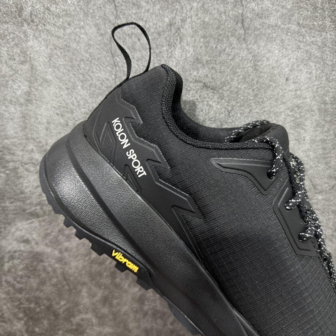图片[7]-【公司级】可隆KOLON SPORT Skyler 2 舒适柔软 防水支撑轻便回弹 低帮 徒步鞋 黑色 脚感软到像踩云朵☁️—鞋面柔软贴合脚型，走石子路也不硌脚；防滑V黄金大底纹路深似锯齿，泥地、陡坡都稳稳拿捏，下雨天也不怕打滑。黑色耐脏又百搭，日常穿去上班是低调质感，进山徒步是可靠装备，从城市到山野，一双鞋承包所有 “出走计划” 尺码：39-45-选品中心