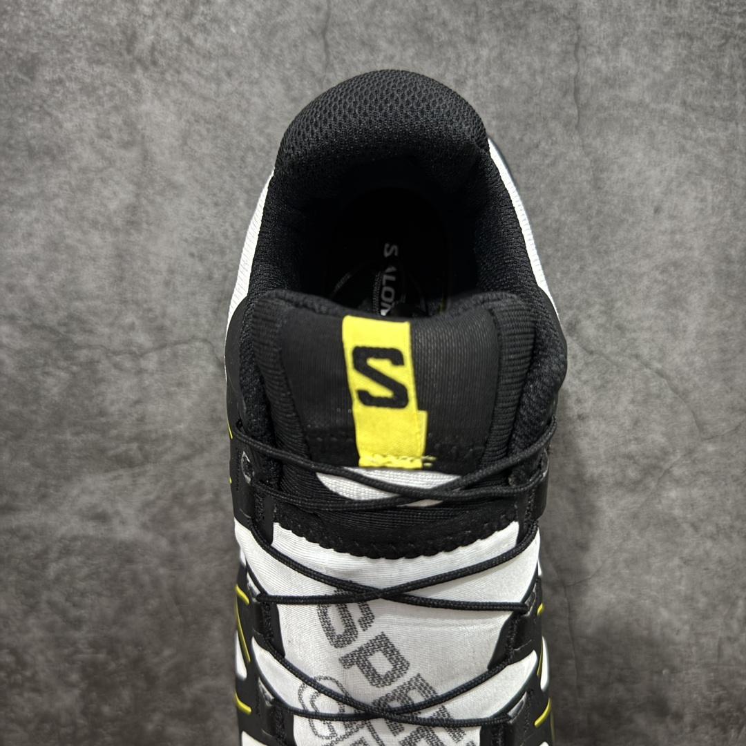图片[8]-【莞产版本】萨洛蒙/Salomon Speed Cross 6织物皮革低帮全能越野透气休闲运动鞋 Salomon 正式推出全新概念鞋款 SPEEDCROSS 以侵略性设计与先锋户外美学融合 相互交织出纵横山野和城市间的跑鞋轮廓 由混合网眼织物与皮革打造鞋面 辅以皮革细节点缀增强视觉冲击 整体以爪痕式的鞋面纹路搭配流线型轮廓呈现 极具辨识度的夸张外大底设计 增高之余更适合城市生活环境的舒适防滑效果 功能性层面 鞋面 3D 开放式网眼最大限度提供着用透气性 并注入合成材料为户外穿着带来极大的耐用和保护性 得益于 Salomon 多项功能性科技 从中底到鞋带系统都为脚部提供了一个安全和舒适的贴合感 并在松散、柔软、崎岖和不平坦的地形环境上带来卓越的抓地力 尺码：40-46-选品中心