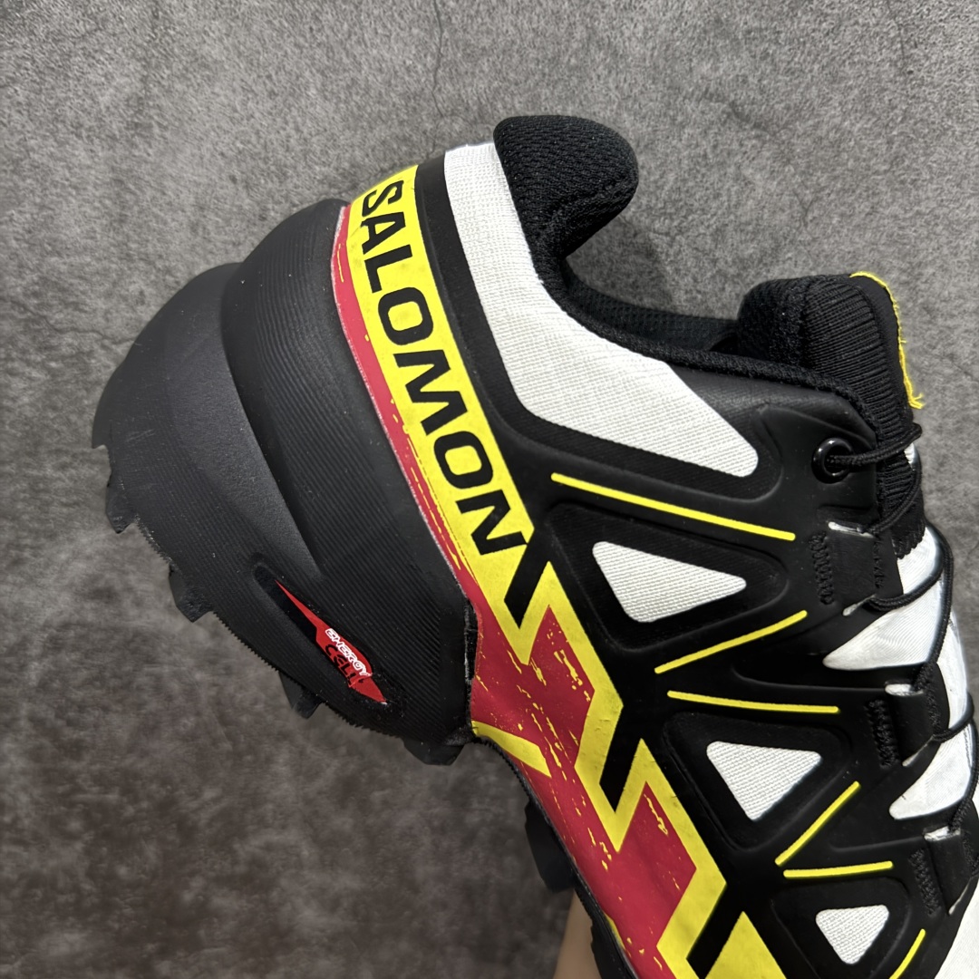 图片[7]-【莞产版本】萨洛蒙/Salomon Speed Cross 6织物皮革低帮全能越野透气休闲运动鞋 Salomon 正式推出全新概念鞋款 SPEEDCROSS 以侵略性设计与先锋户外美学融合 相互交织出纵横山野和城市间的跑鞋轮廓 由混合网眼织物与皮革打造鞋面 辅以皮革细节点缀增强视觉冲击 整体以爪痕式的鞋面纹路搭配流线型轮廓呈现 极具辨识度的夸张外大底设计 增高之余更适合城市生活环境的舒适防滑效果 功能性层面 鞋面 3D 开放式网眼最大限度提供着用透气性 并注入合成材料为户外穿着带来极大的耐用和保护性 得益于 Salomon 多项功能性科技 从中底到鞋带系统都为脚部提供了一个安全和舒适的贴合感 并在松散、柔软、崎岖和不平坦的地形环境上带来卓越的抓地力 尺码：40-46-选品中心