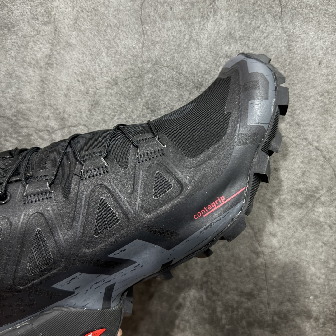 图片[6]-【莞产版本】萨洛蒙/Salomon Speed Cross 6织物皮革低帮全能越野透气休闲运动鞋 Salomon 正式推出全新概念鞋款 SPEEDCROSS 以侵略性设计与先锋户外美学融合 相互交织出纵横山野和城市间的跑鞋轮廓 由混合网眼织物与皮革打造鞋面 辅以皮革细节点缀增强视觉冲击 整体以爪痕式的鞋面纹路搭配流线型轮廓呈现 极具辨识度的夸张外大底设计 增高之余更适合城市生活环境的舒适防滑效果 功能性层面 鞋面 3D 开放式网眼最大限度提供着用透气性 并注入合成材料为户外穿着带来极大的耐用和保护性 得益于 Salomon 多项功能性科技 从中底到鞋带系统都为脚部提供了一个安全和舒适的贴合感 并在松散、柔软、崎岖和不平坦的地形环境上带来卓越的抓地力 尺码：40-46-选品中心