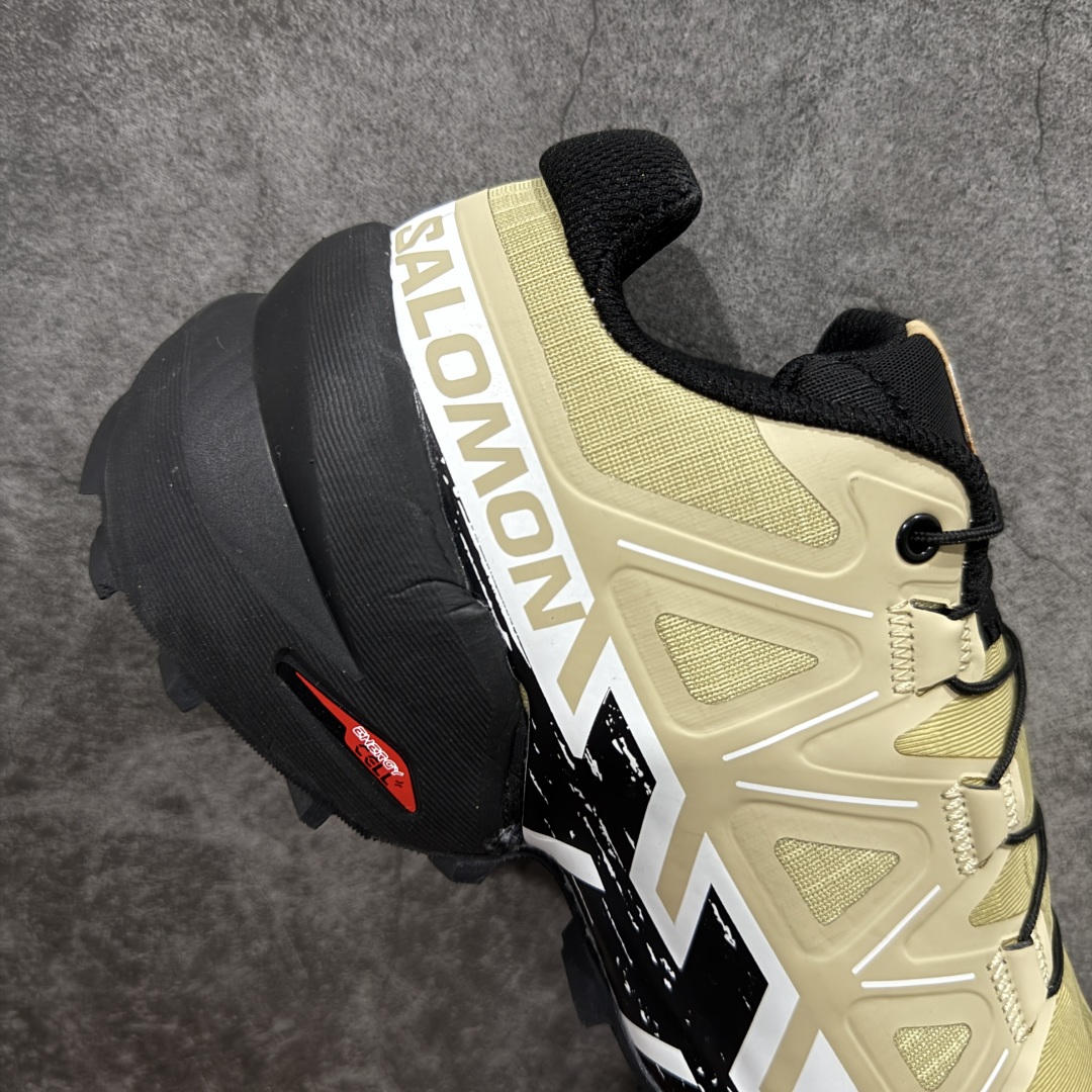 图片[7]-【莞产版本】萨洛蒙/Salomon Speed Cross 6织物皮革低帮全能越野透气休闲运动鞋 Salomon 正式推出全新概念鞋款 SPEEDCROSS 以侵略性设计与先锋户外美学融合 相互交织出纵横山野和城市间的跑鞋轮廓 由混合网眼织物与皮革打造鞋面 辅以皮革细节点缀增强视觉冲击 整体以爪痕式的鞋面纹路搭配流线型轮廓呈现 极具辨识度的夸张外大底设计 增高之余更适合城市生活环境的舒适防滑效果 功能性层面 鞋面 3D 开放式网眼最大限度提供着用透气性 并注入合成材料为户外穿着带来极大的耐用和保护性 得益于 Salomon 多项功能性科技 从中底到鞋带系统都为脚部提供了一个安全和舒适的贴合感 并在松散、柔软、崎岖和不平坦的地形环境上带来卓越的抓地力 尺码：40-46-选品中心