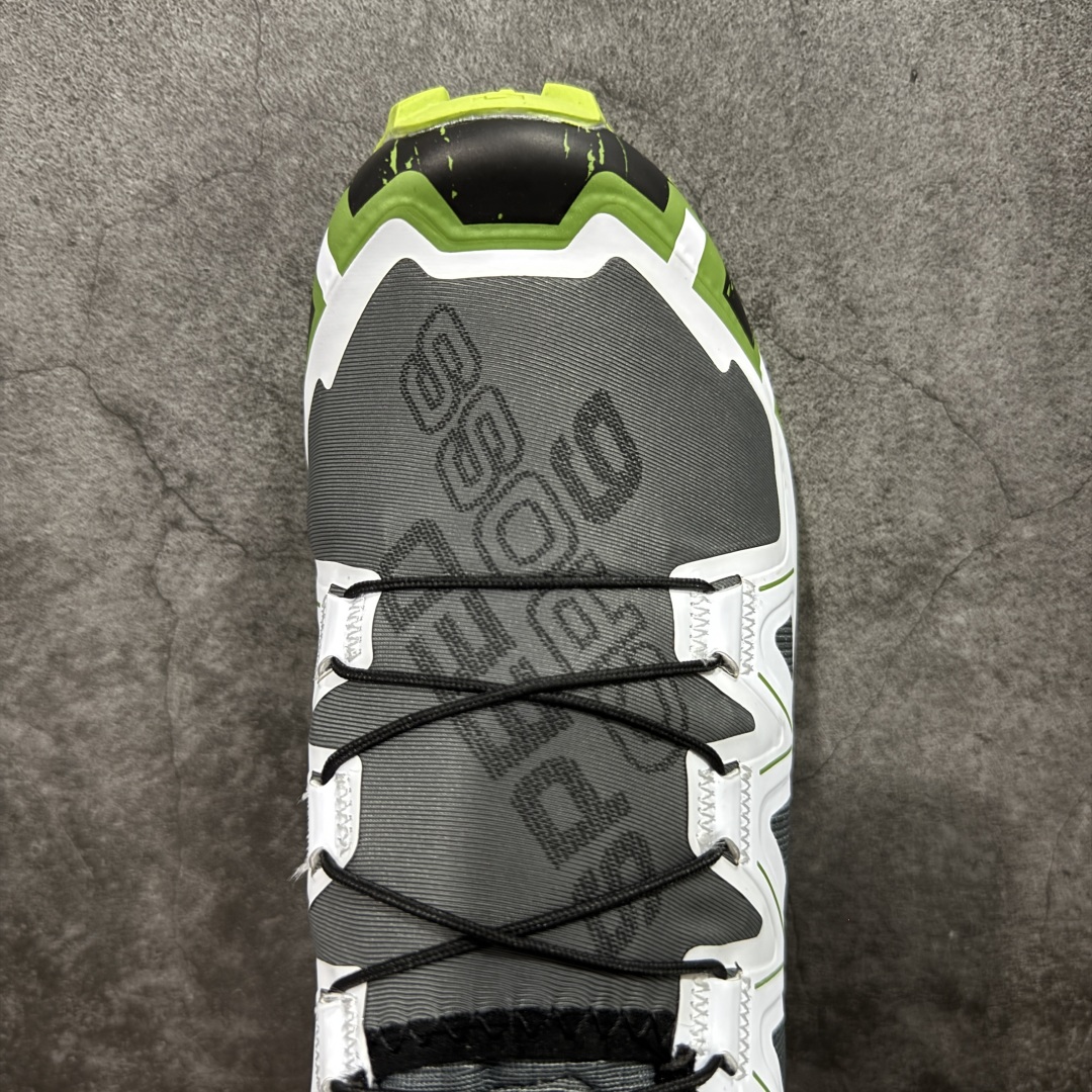 图片[5]-【莞产版本】萨洛蒙/Salomon Speed Cross 6织物皮革低帮全能越野透气休闲运动鞋 Salomon 正式推出全新概念鞋款 SPEEDCROSS 以侵略性设计与先锋户外美学融合 相互交织出纵横山野和城市间的跑鞋轮廓 由混合网眼织物与皮革打造鞋面 辅以皮革细节点缀增强视觉冲击 整体以爪痕式的鞋面纹路搭配流线型轮廓呈现 极具辨识度的夸张外大底设计 增高之余更适合城市生活环境的舒适防滑效果 功能性层面 鞋面 3D 开放式网眼最大限度提供着用透气性 并注入合成材料为户外穿着带来极大的耐用和保护性 得益于 Salomon 多项功能性科技 从中底到鞋带系统都为脚部提供了一个安全和舒适的贴合感 并在松散、柔软、崎岖和不平坦的地形环境上带来卓越的抓地力 尺码：40-46-选品中心