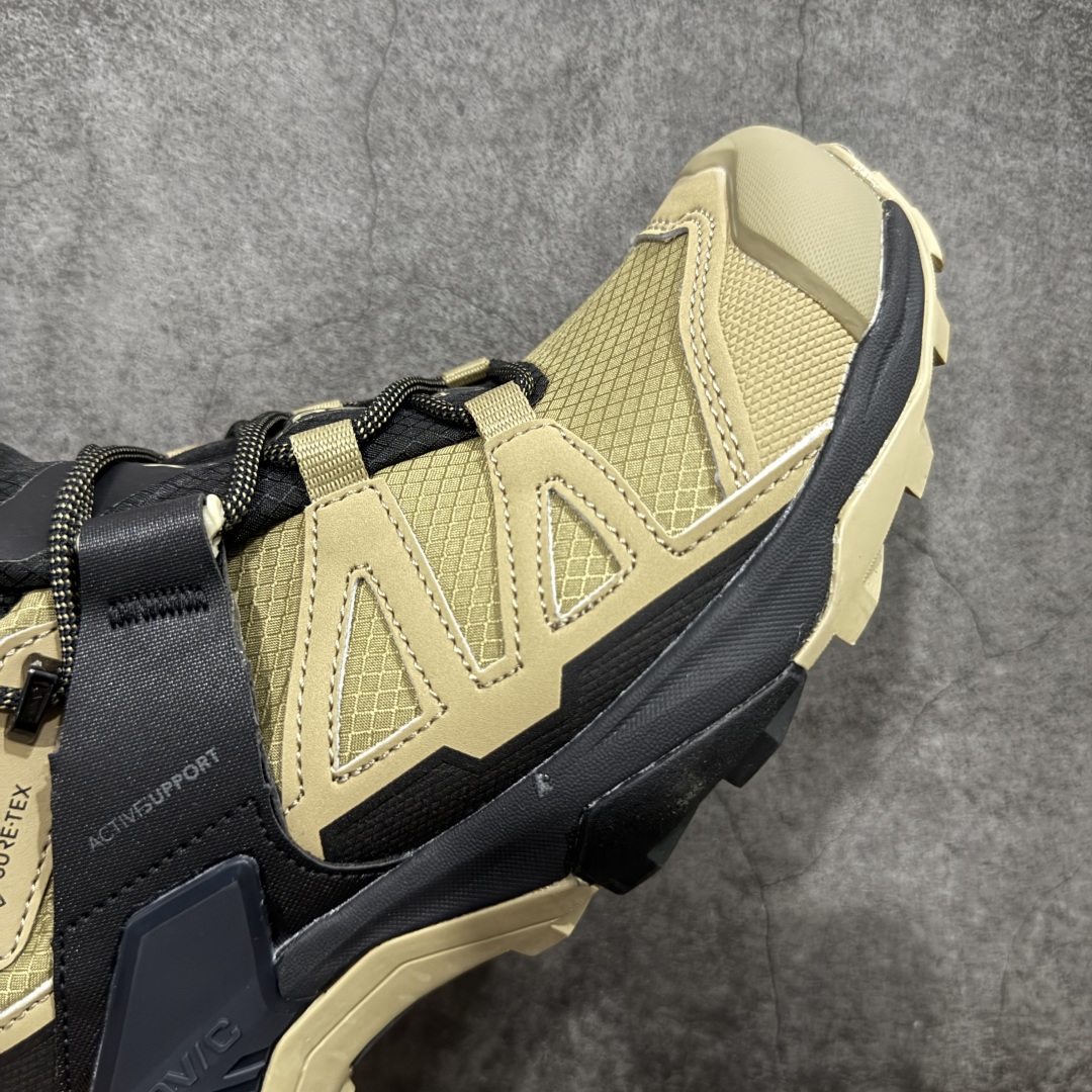 图片[6]-【莞产版本】SALOMON萨洛蒙 X Ultra 4 MID GTX 舒适 耐磨防水包裹性支撑抗冲击 中帮 户外功能鞋 男款 Salomon萨洛蒙 X ULTRA 4 MID GTX 从整体的鞋身设计不难看出从大哥4D的影子，无论是分段的鞋头包裹还是鞋侧的锯尺化设计，都沿袭了这一经典的设计理念。极致的性能与穿着的舒适性这盏天平它找到了绝妙的平衡。Advanced Chassis®这款大底的耐用性和抓地力相当不错，这双鞋上能漫步山野 下能融入城市之间。 尺码：40-46-选品中心