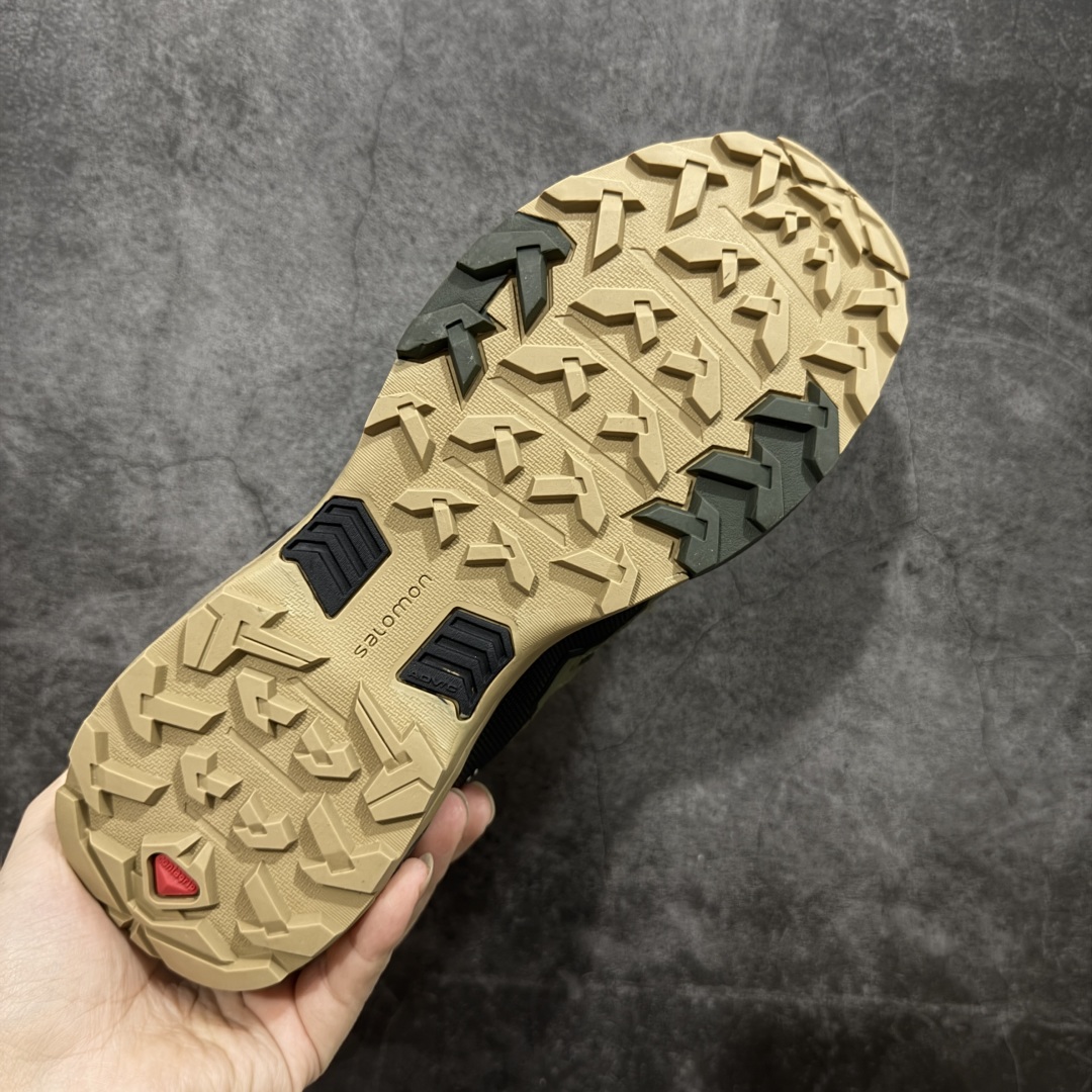 图片[9]-【莞产版本】SALOMON萨洛蒙 X Ultra 4 MID GTX 舒适 耐磨防水包裹性支撑抗冲击 中帮 户外功能鞋 男款 Salomon萨洛蒙 X ULTRA 4 MID GTX 从整体的鞋身设计不难看出从大哥4D的影子，无论是分段的鞋头包裹还是鞋侧的锯尺化设计，都沿袭了这一经典的设计理念。极致的性能与穿着的舒适性这盏天平它找到了绝妙的平衡。Advanced Chassis®这款大底的耐用性和抓地力相当不错，这双鞋上能漫步山野 下能融入城市之间。 尺码：40-46-选品中心