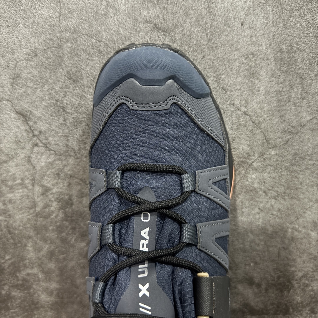 图片[5]-【莞产版本】SALOMON萨洛蒙 X Ultra 4 MID GTX 舒适 耐磨防水包裹性支撑抗冲击 中帮 户外功能鞋 男款 Salomon萨洛蒙 X ULTRA 4 MID GTX 从整体的鞋身设计不难看出从大哥4D的影子，无论是分段的鞋头包裹还是鞋侧的锯尺化设计，都沿袭了这一经典的设计理念。极致的性能与穿着的舒适性这盏天平它找到了绝妙的平衡。Advanced Chassis®这款大底的耐用性和抓地力相当不错，这双鞋上能漫步山野 下能融入城市之间。 尺码：40-46-选品中心