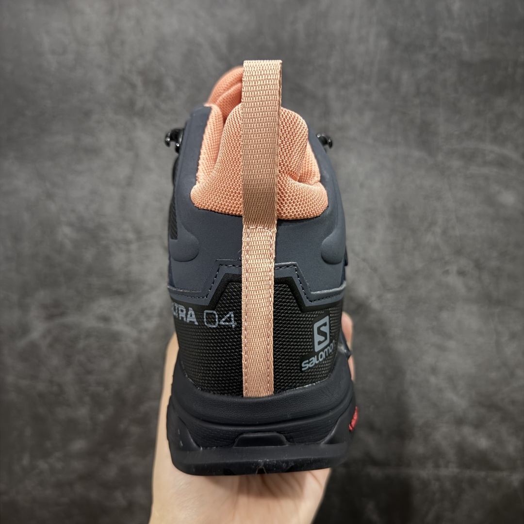 图片[4]-【莞产版本】SALOMON萨洛蒙 X Ultra 4 MID GTX 舒适 耐磨防水包裹性支撑抗冲击 中帮 户外功能鞋 男款 Salomon萨洛蒙 X ULTRA 4 MID GTX 从整体的鞋身设计不难看出从大哥4D的影子，无论是分段的鞋头包裹还是鞋侧的锯尺化设计，都沿袭了这一经典的设计理念。极致的性能与穿着的舒适性这盏天平它找到了绝妙的平衡。Advanced Chassis®这款大底的耐用性和抓地力相当不错，这双鞋上能漫步山野 下能融入城市之间。 尺码：40-46-选品中心